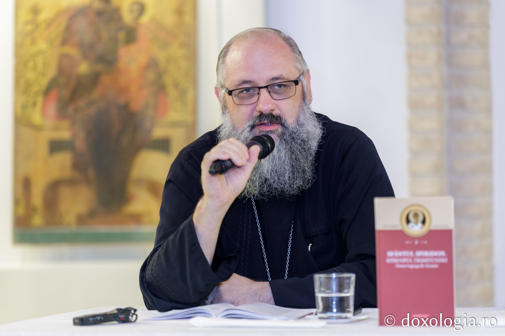 Foto: pr. Silviu Cluci Lansare de carte în cinstea Sfântului Ierarh Spiridon
