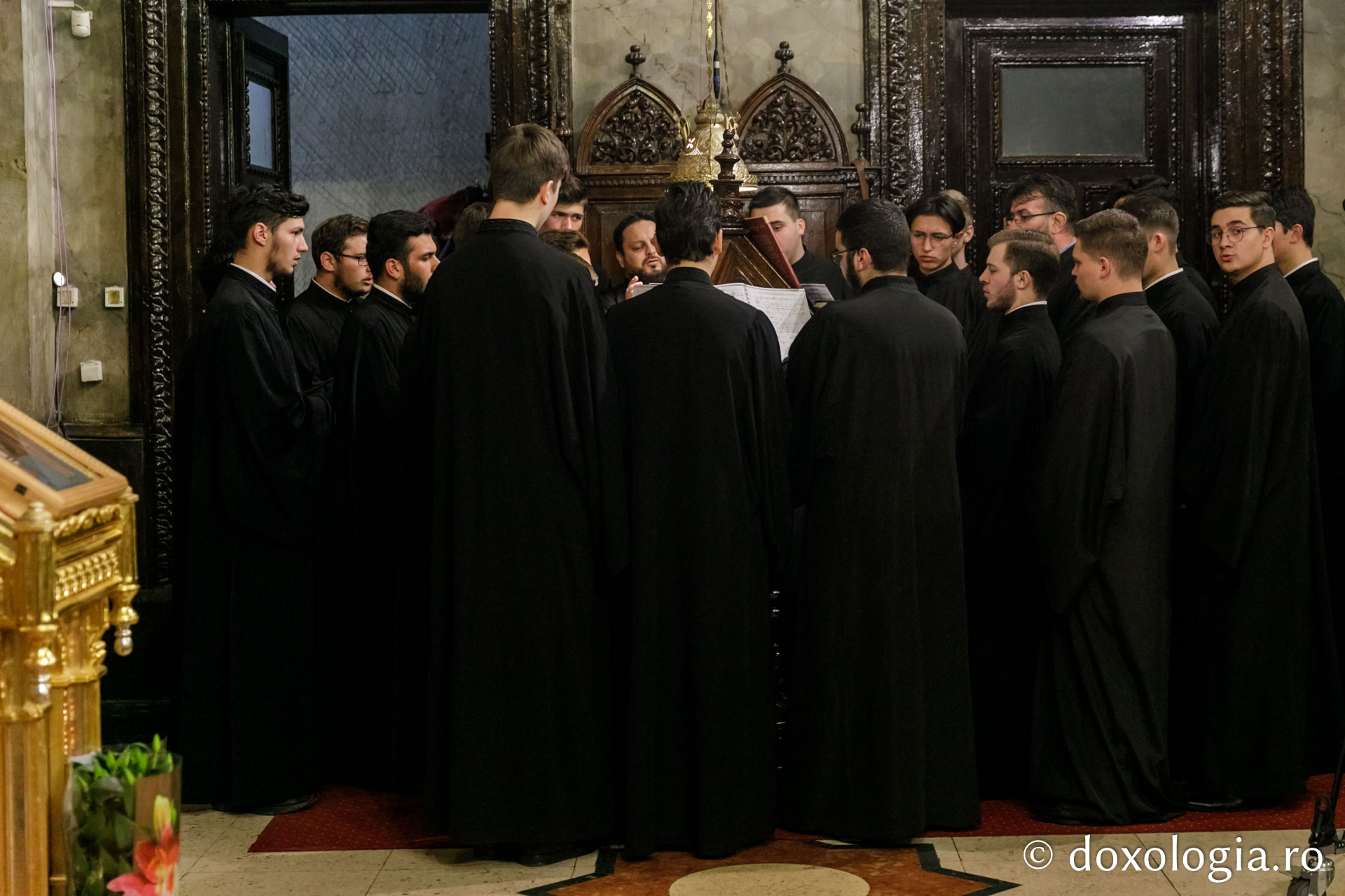 Slujba Privegherii de Hramul Sfintei Parascheva la Catedrala Mitropolitană