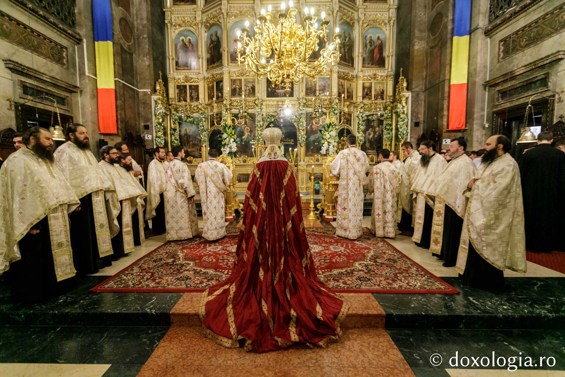 Slujba Privegherii de Hramul Sfintei Parascheva la Catedrala Mitropolitană