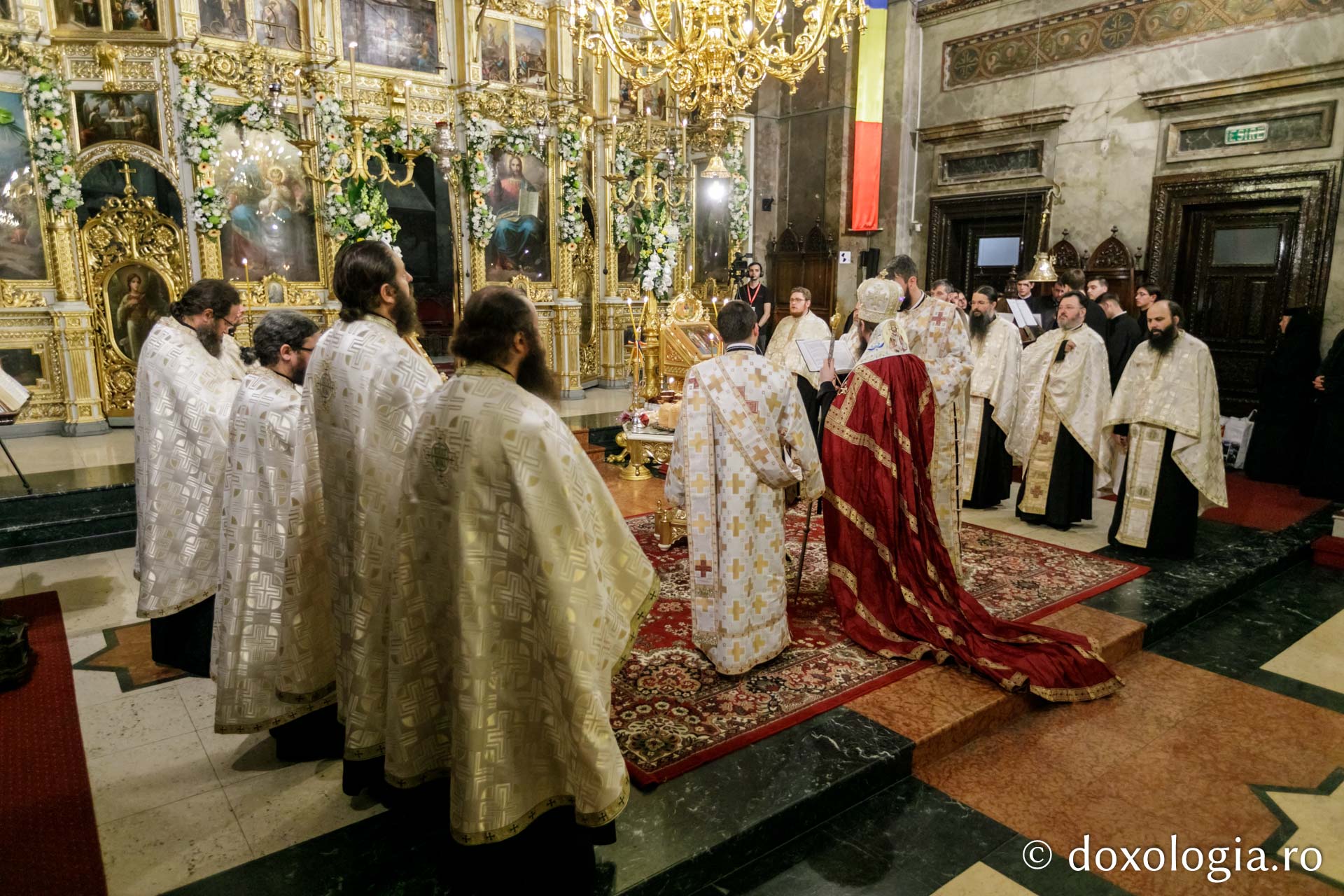 Slujba Privegherii de Hramul Sfintei Parascheva la Catedrala Mitropolitană