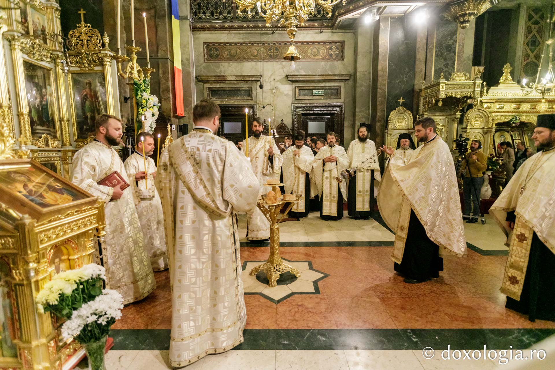 Priveghere în cinstea Sfântului Gheorghe, ocrotitorul Mitropoliei Moldovei și Bucovinei, la Catedrala din Iași