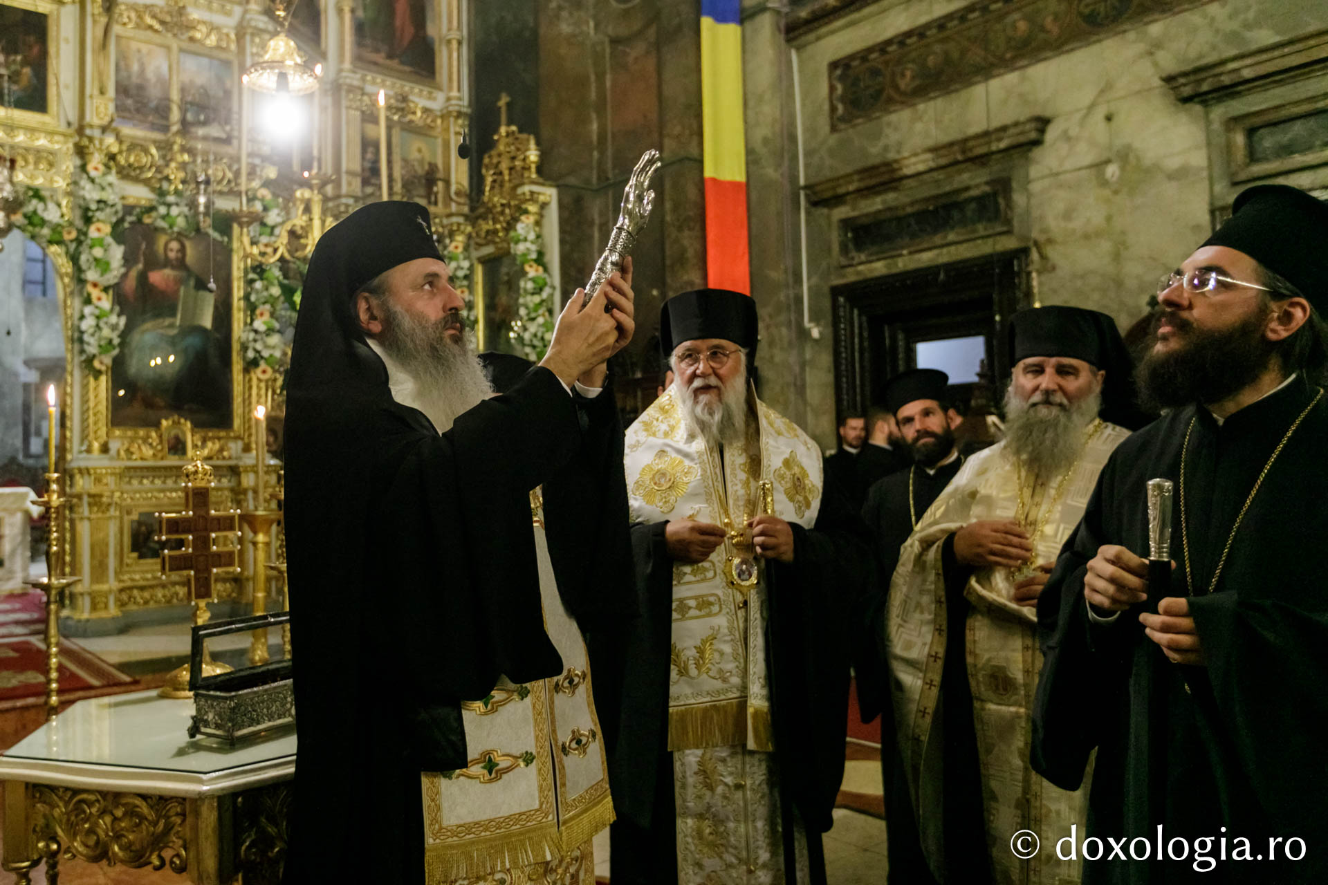 Racla cu mâna Sfântului Spiridon a ajuns la Iași