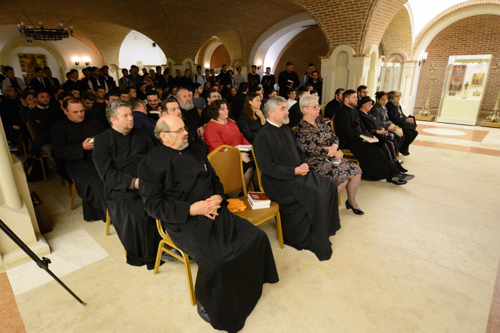 Lansare de carte la Muzeul Mitropolitan din Iași – „Iisus Hristos, Iubirea trădată”