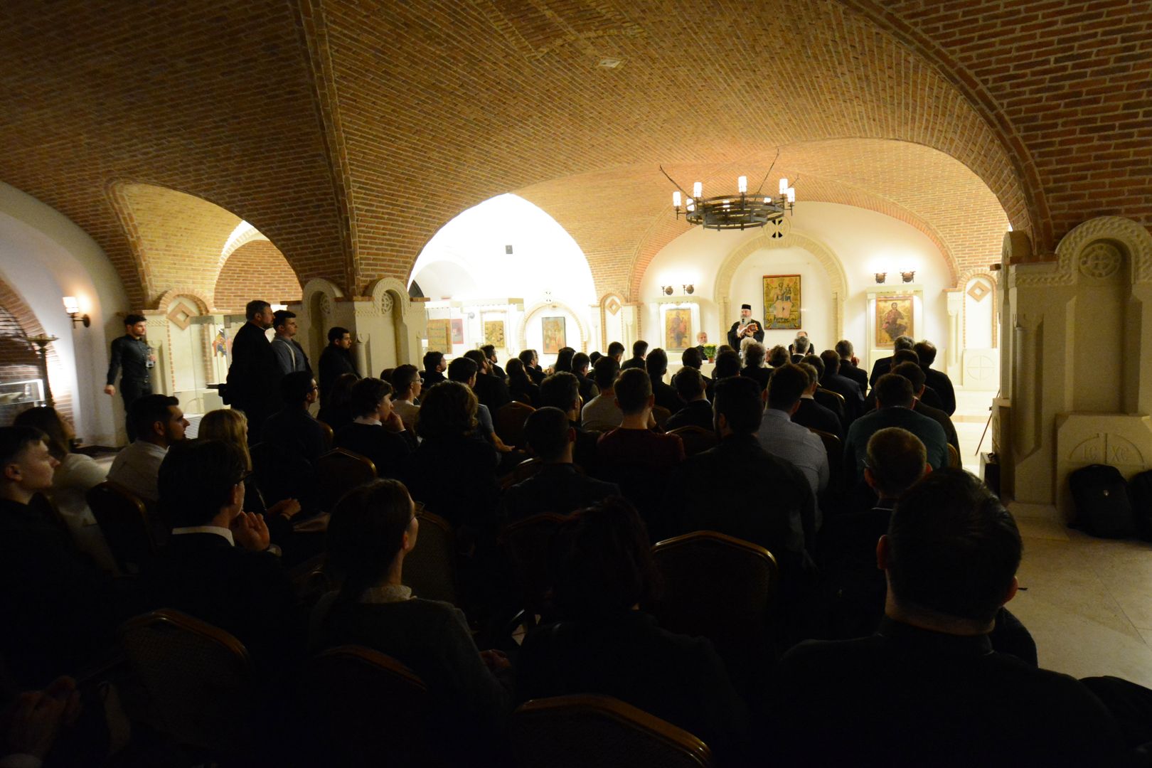 Lansare de carte la Muzeul Mitropolitan din Iași – „Iisus Hristos, Iubirea trădată”