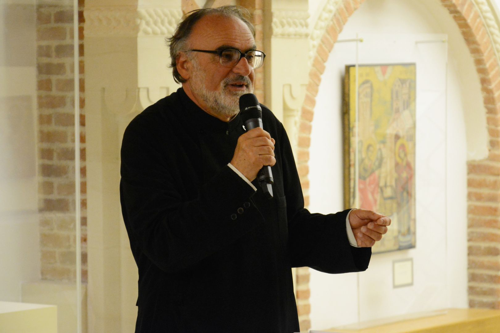 Lansare de carte la Muzeul Mitropolitan din Iași – „Iisus Hristos, Iubirea trădată”