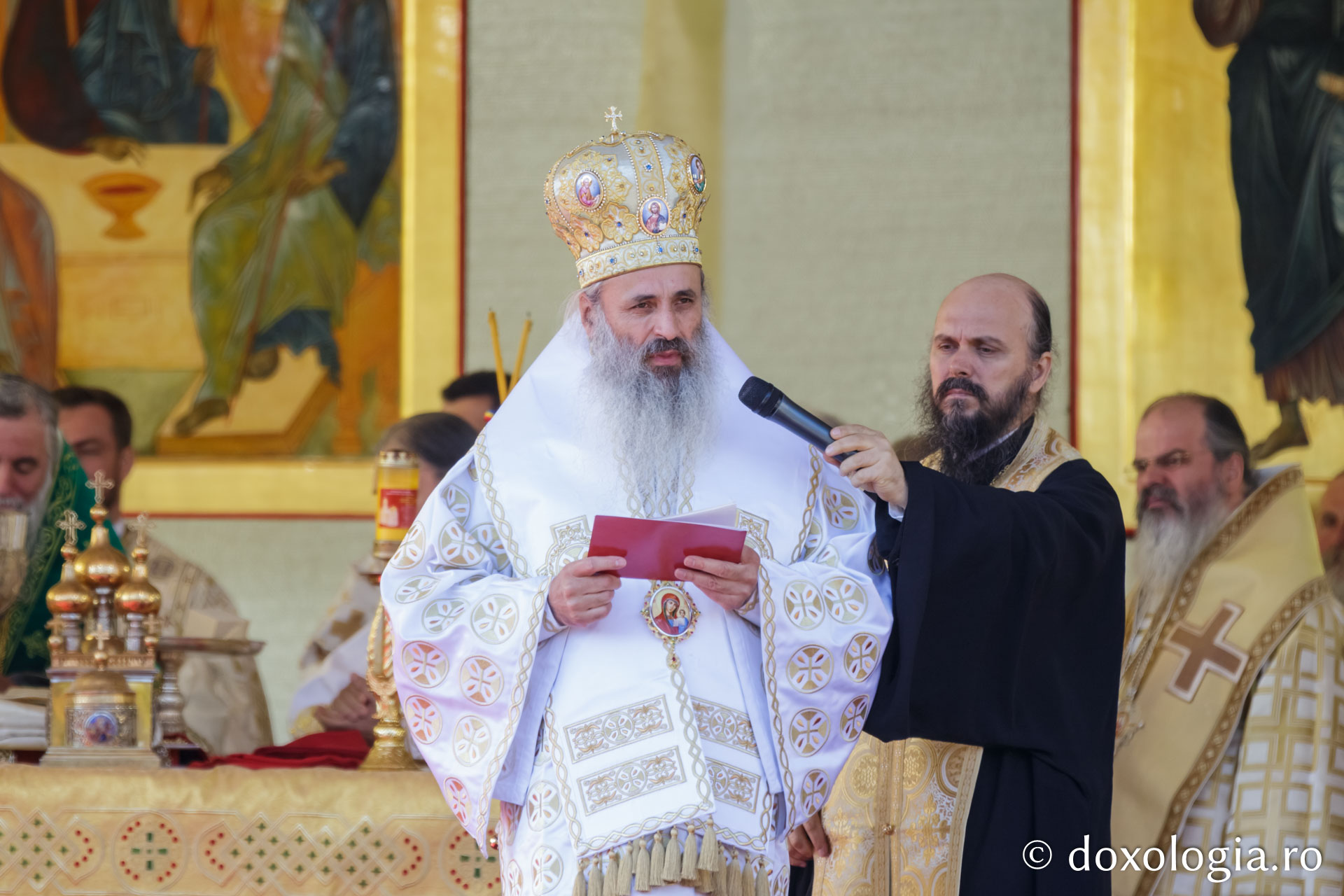 Au construit biserici în România comunistă și au primit „Crucea Moldavă” de ziua Sfintei Parascheva