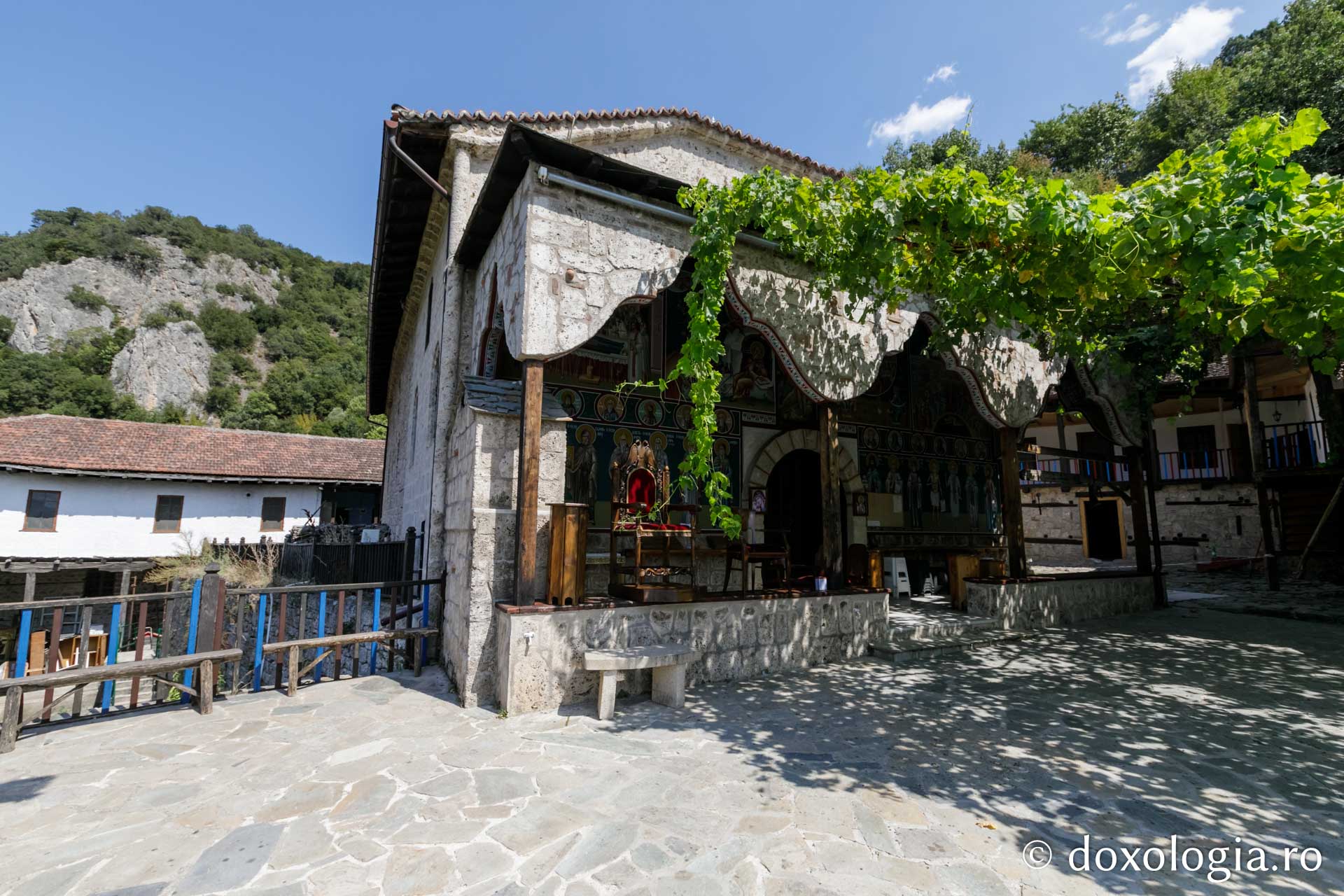 Mănăstirea Sfântul Ioan Botezătorul – Pieria, Grecia / Foto: Pr. Silviu Cluci Mănăstirea Sfântul Ioan Botezătorul – Pieria, Grecia