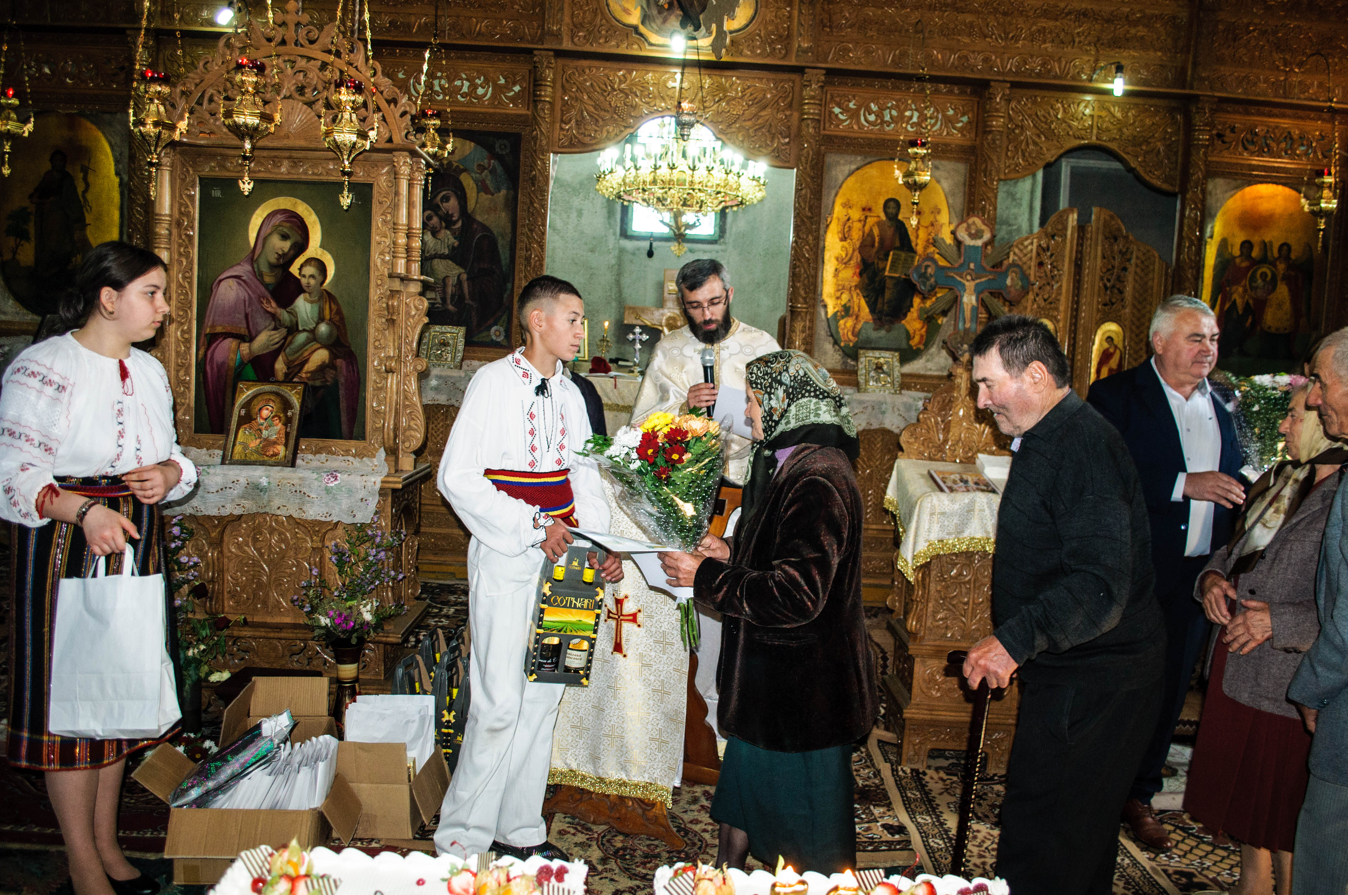 Slujbă de mulțumire pentru 26 de familii care au împlinit peste 50 de ani de la căsătorie, în Parohia Ceplenița Slujbă de mulțumire pentru 26 de familii care au împlinit peste 50 de ani de la căsătorie, în Parohia Ceplenița