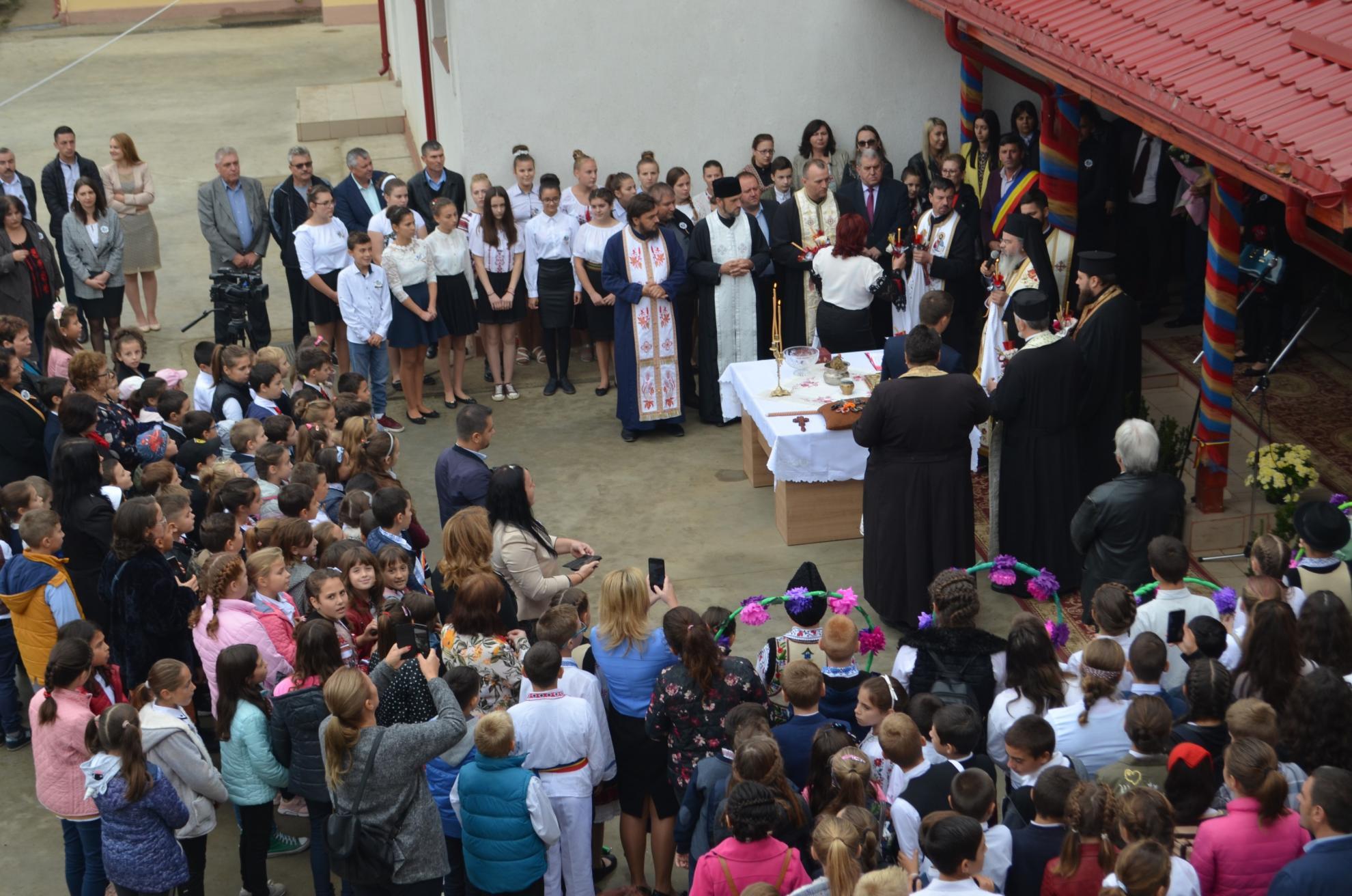 PS Ignatie a sfinţit Școala Gimnazială Gara Banca