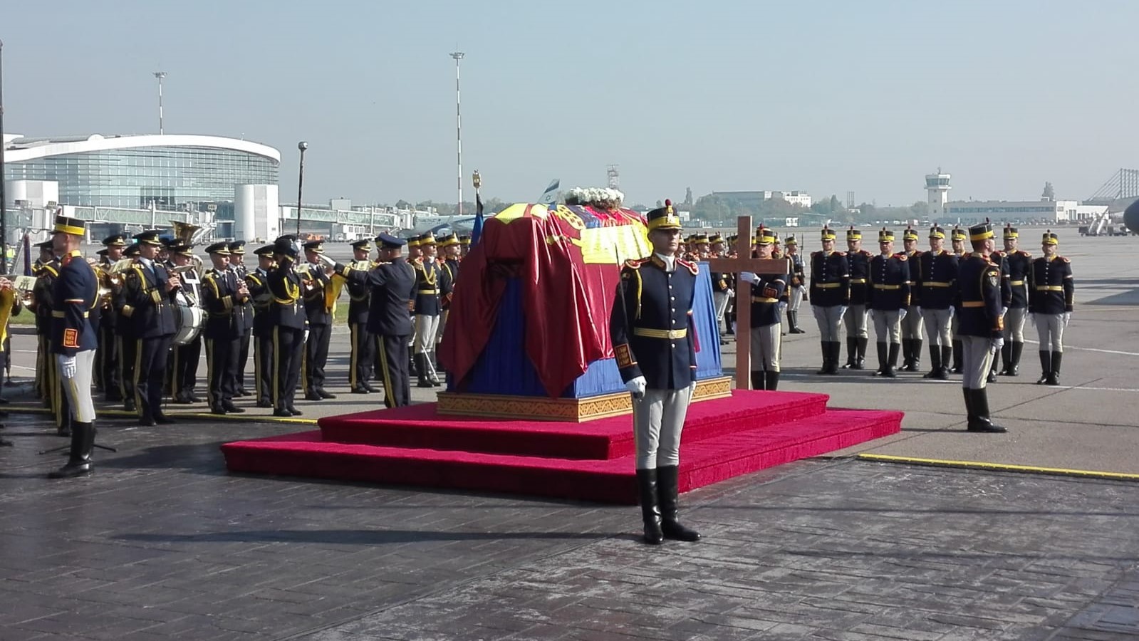 Regina-Mamă Elena a revenit în țară după 71 de ani