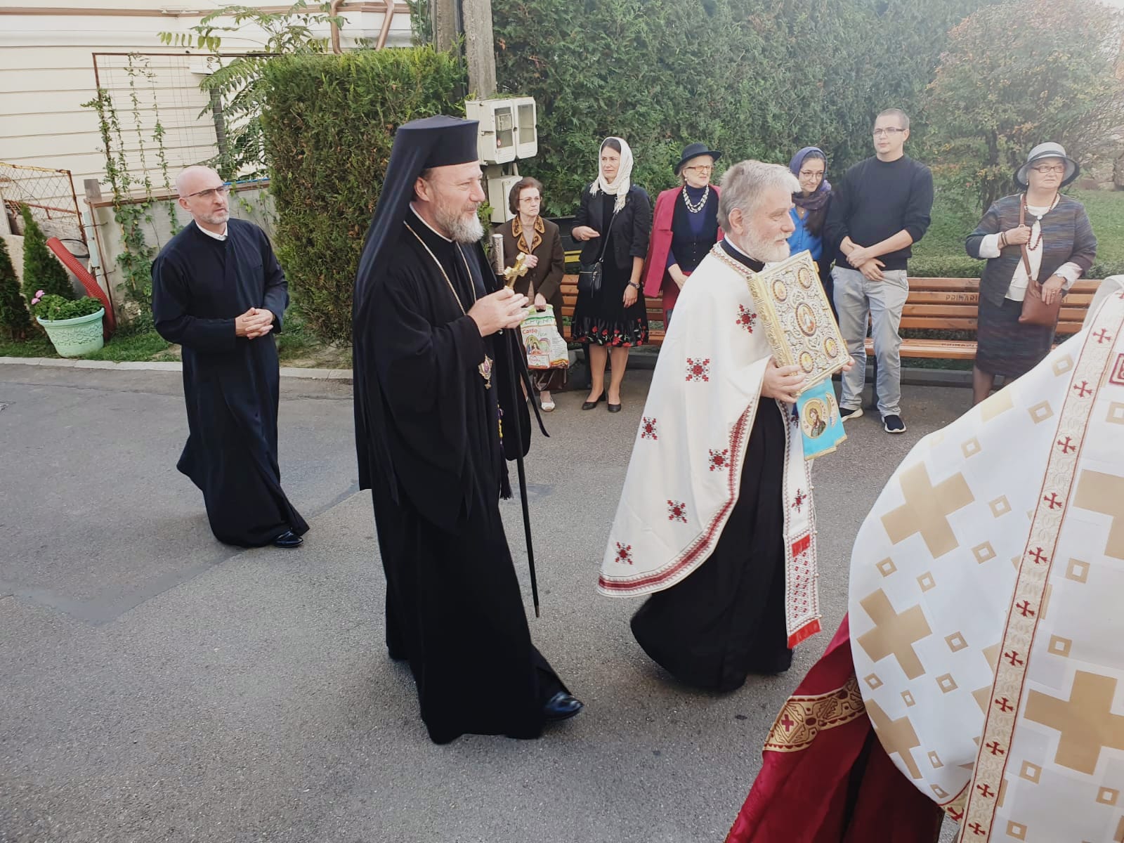 Foto: Dragoş Chelariu PS Emilian Crişanul, la hramul Bisericii „Sfânta Parascheva” - Păcurari din Iaşi
