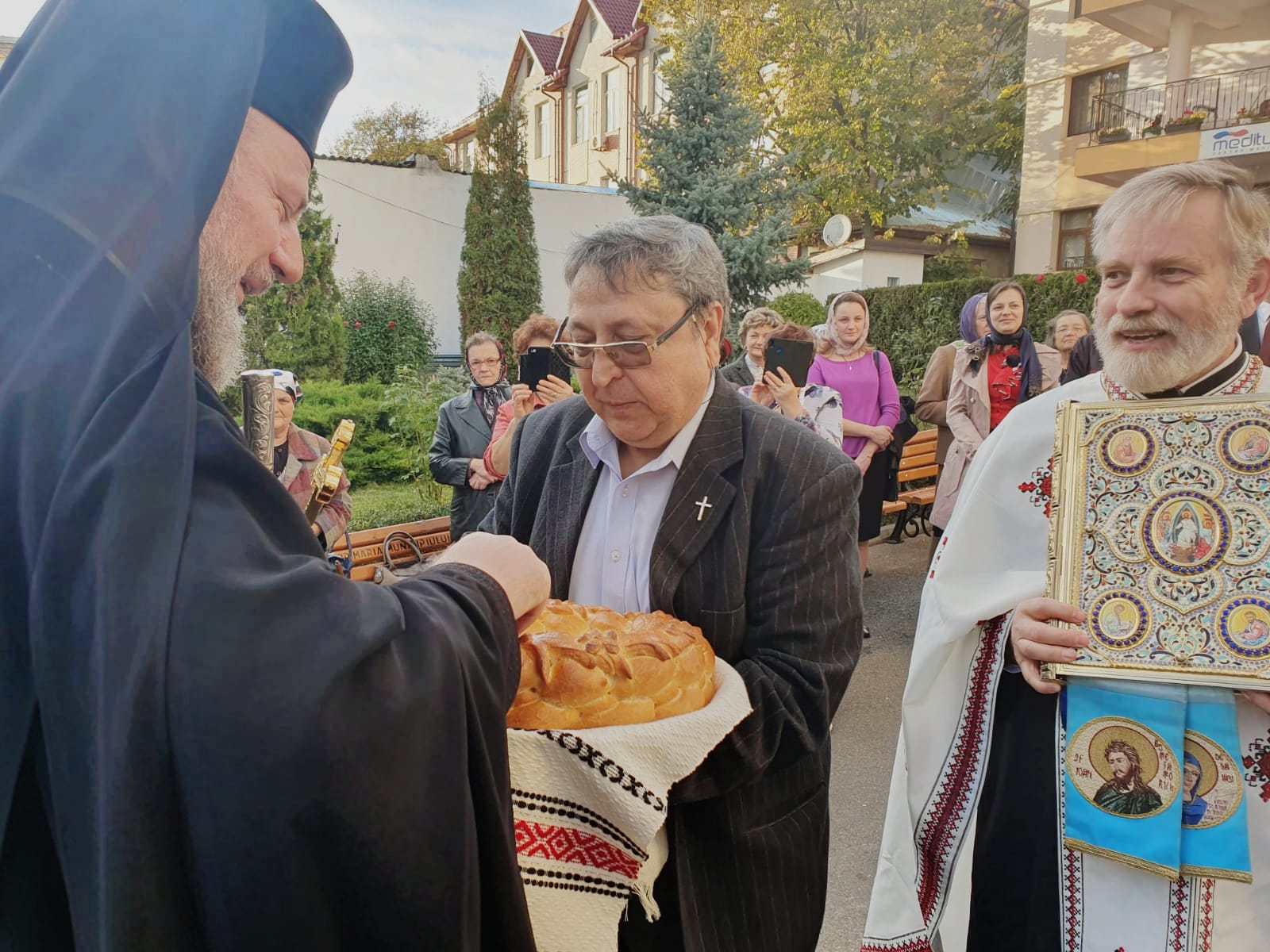 Foto: Dragoş Chelariu PS Emilian Crişanul, la hramul Bisericii „Sfânta Parascheva” - Păcurari din Iaşi