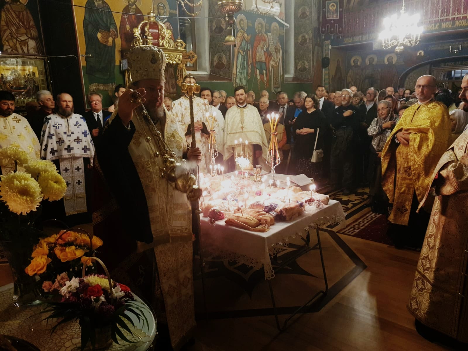 Foto: Dragoş Chelariu PS Emilian Crişanul, la hramul Bisericii „Sfânta Parascheva” - Păcurari din Iaşi