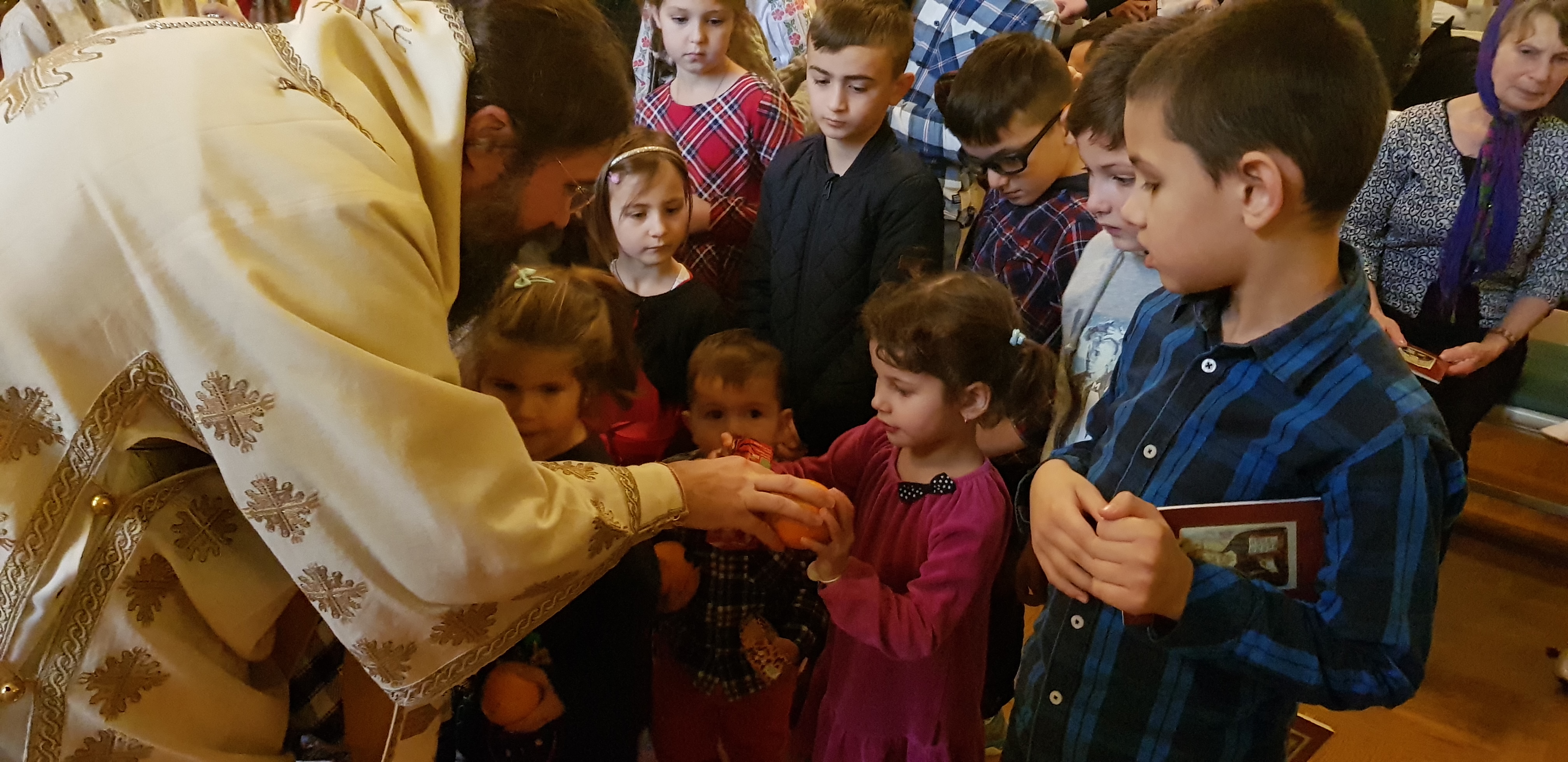 PS Macarie s-a rugat împreună cu credincioșii din Uppsala pentru Camelia-Mihaela Smicală și copiii săi