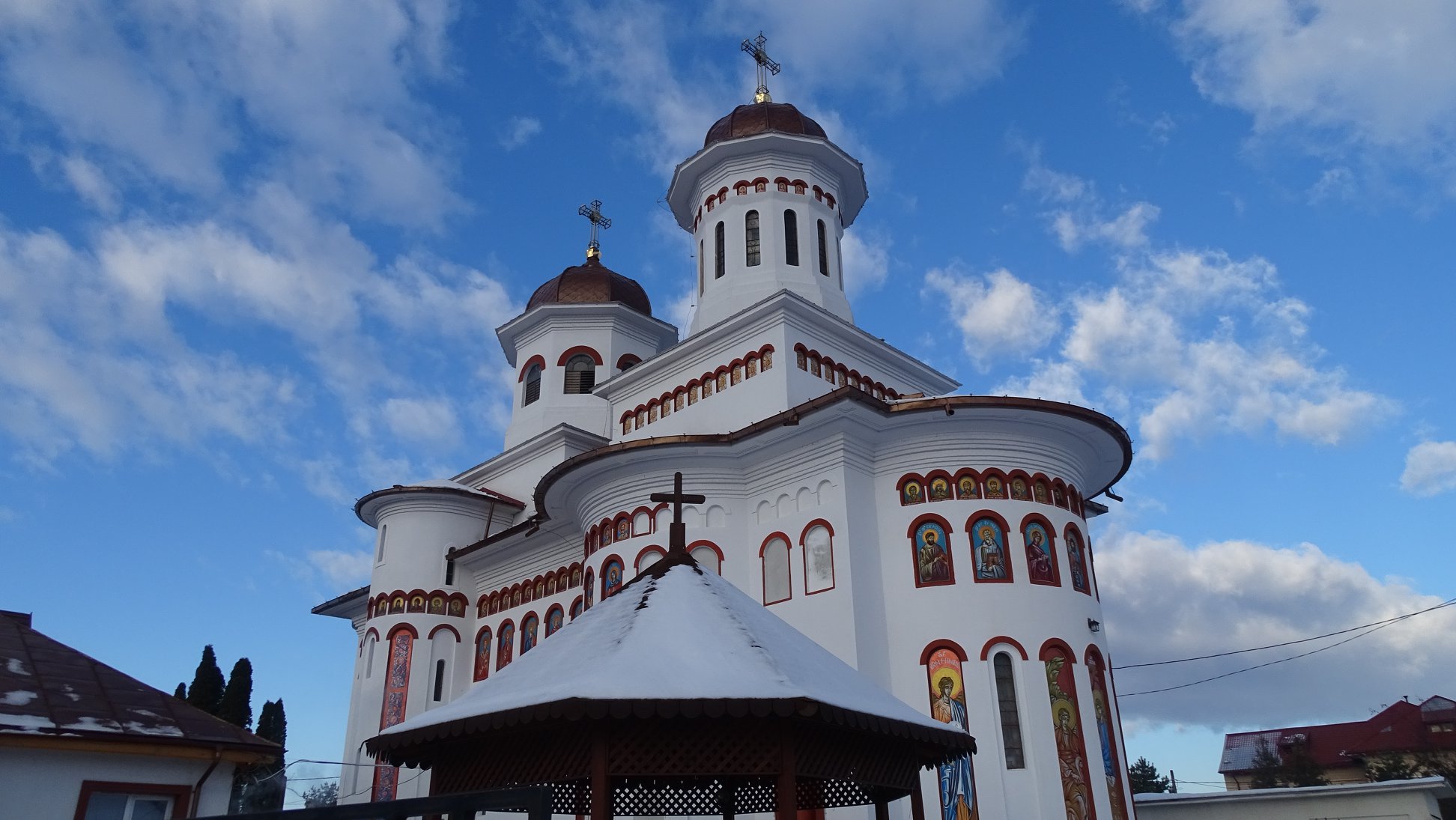 Liturghie arhierească în Parohia „Sfinții Voievozi”-CFR din Bacău Liturghie arhierească în Parohia „Sfinții Voievozi”-CFR din Bacău