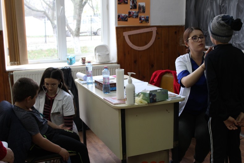 "Caravana cu medici", în Parohia Valea Ursului "Caravana cu medici", în Parohia Valea Ursului