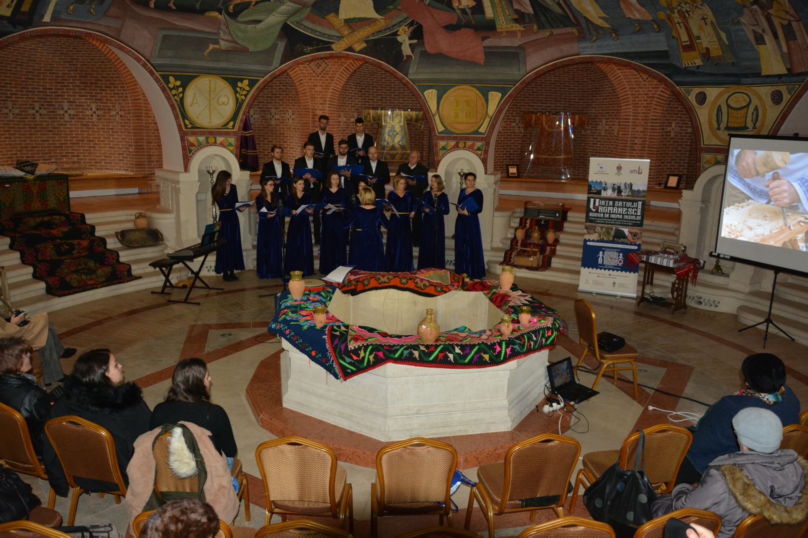 Cântări tradiționale românești la Muzeul Mitropolitan din Iași