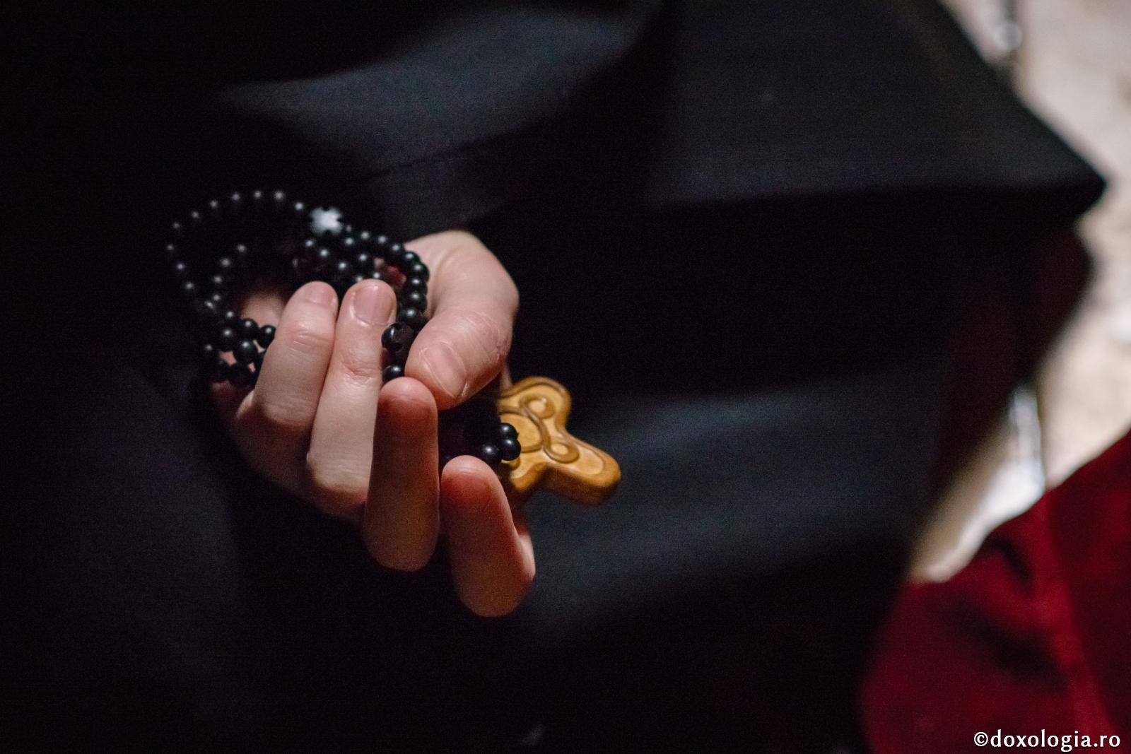 Semnul crucii învinge demonii