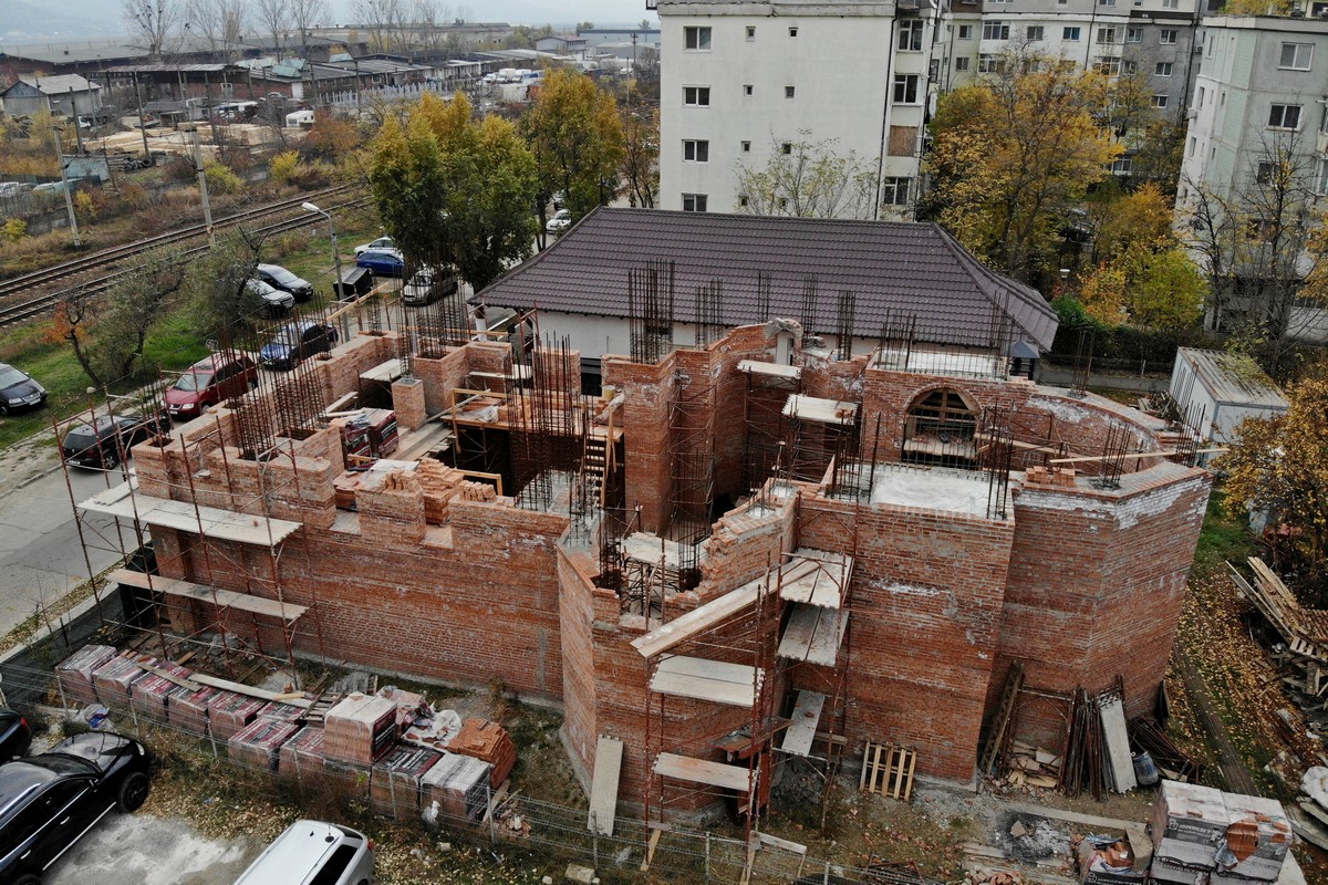 Sfinții Arhangheli Mihail şi Gavriil, serbaţi în cartierul Canta din Iaşi