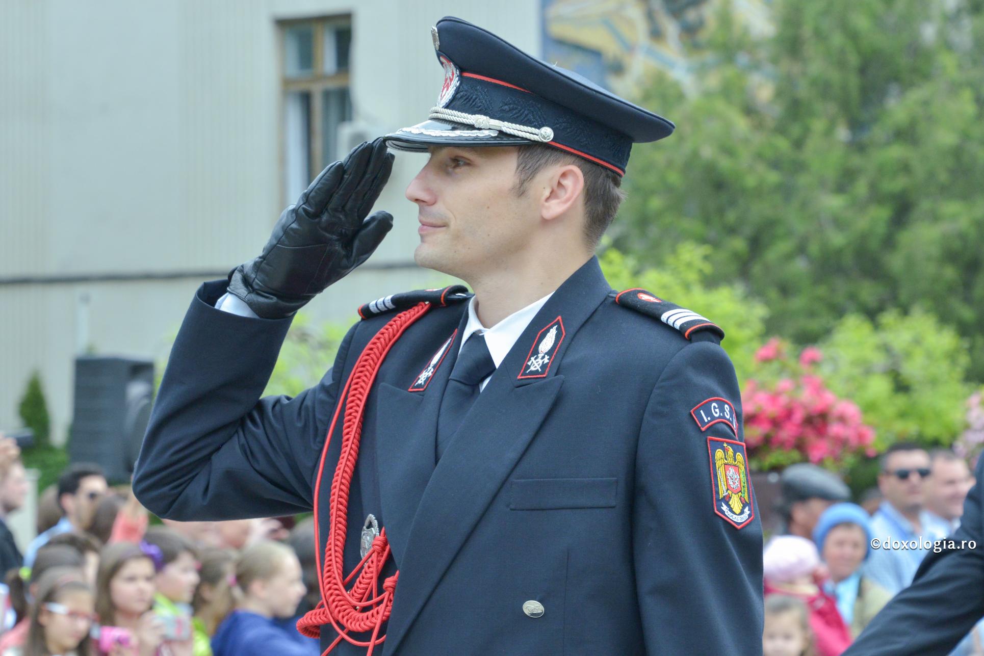 Eroismul și bărbăția în educația băieților / Foto: Anda Pintilie ofițer în uniformă