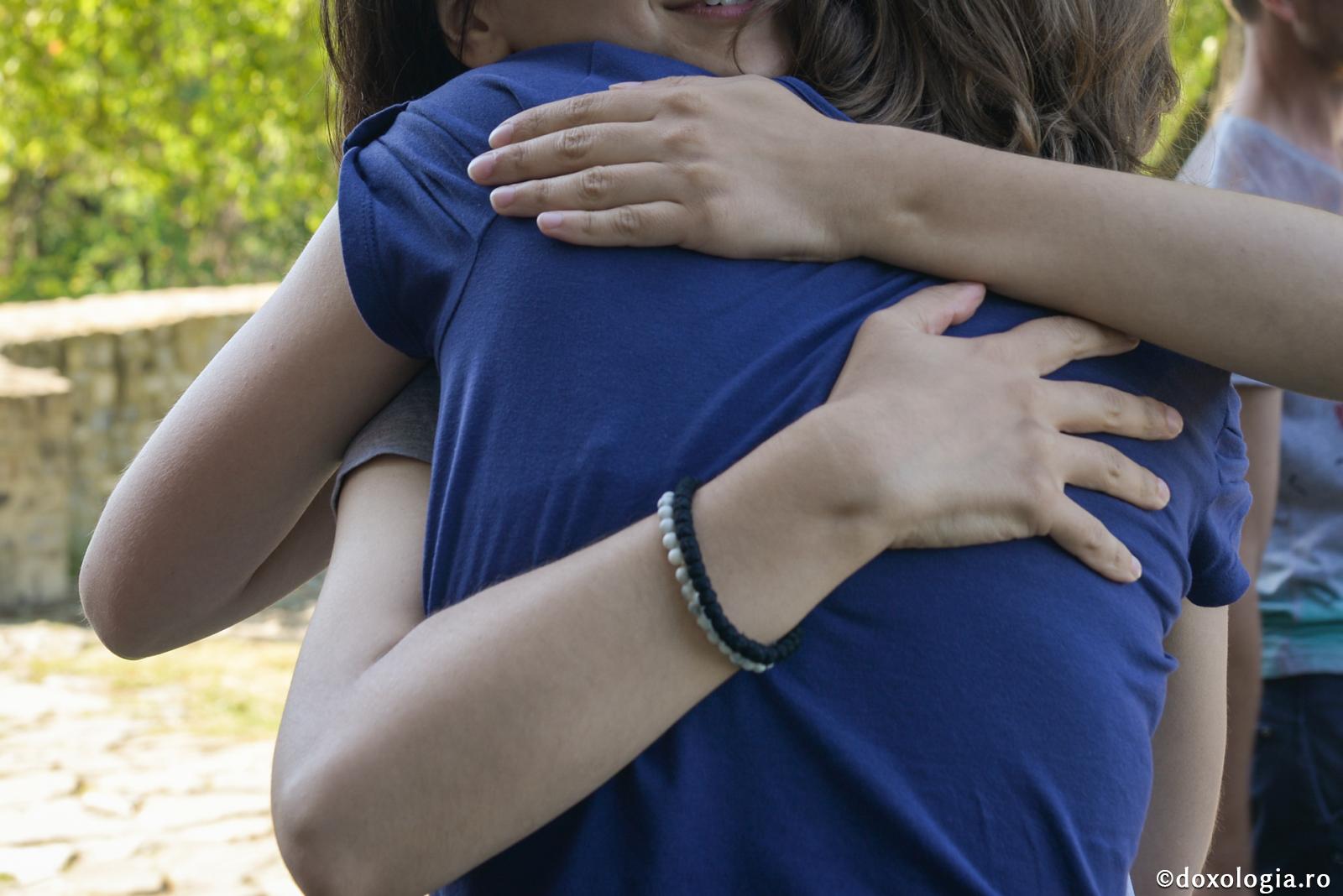 La rău răspunde cu bine