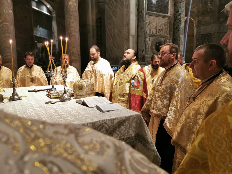 PS Atanasie de Bogdania a săvârșit slujba Vecerniei la Basilica „San Vitale” din Ravenna