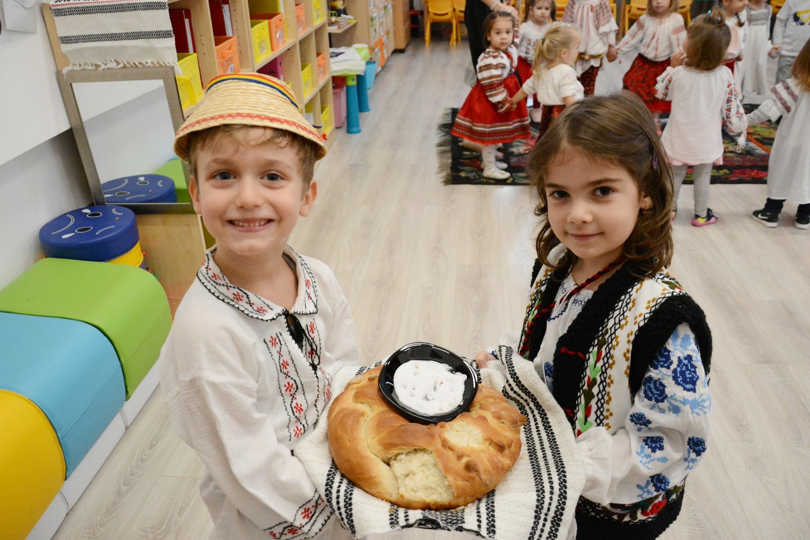 „Săptămâna Românească” la Grădinița „Varlaam Mitropolitul”