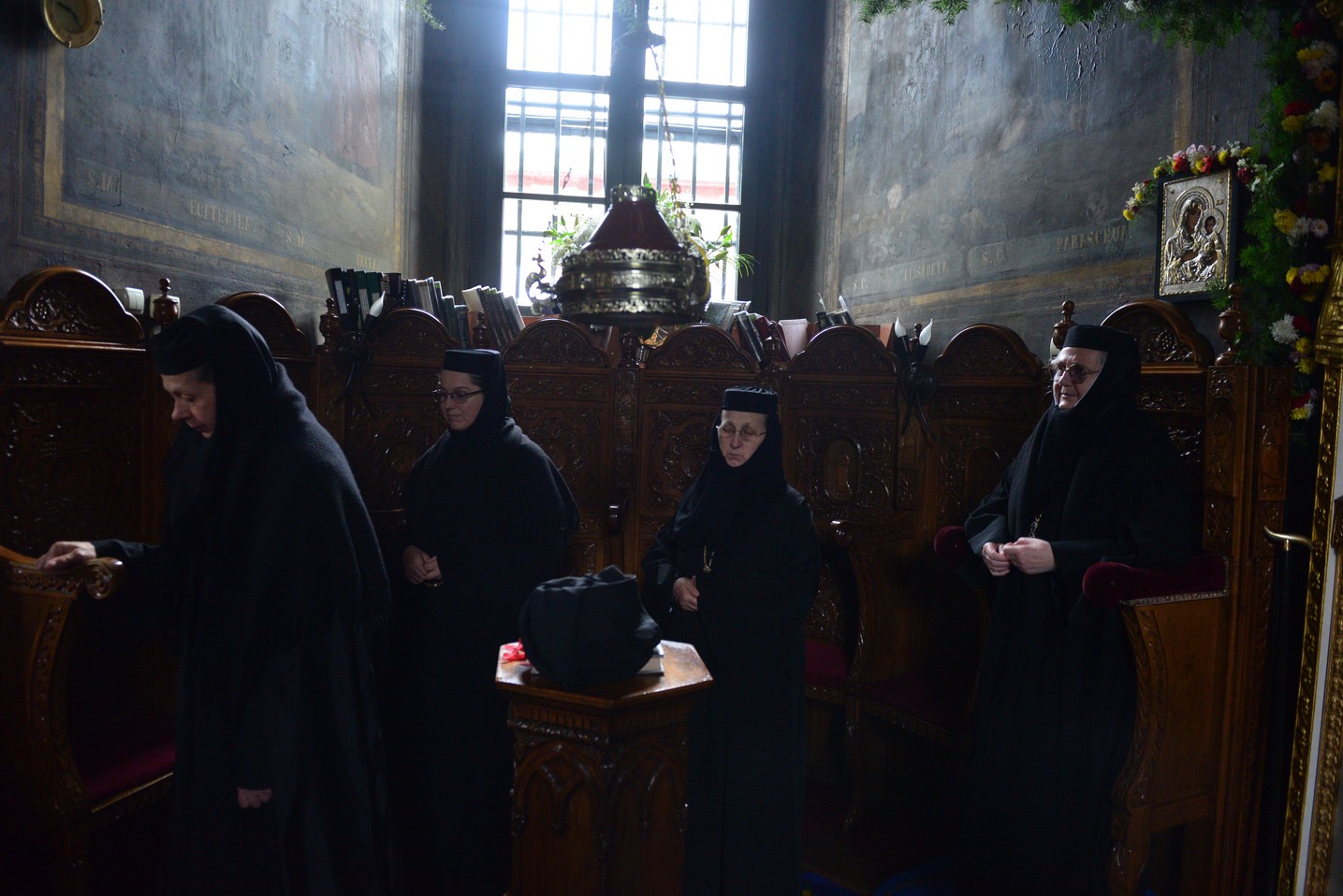 Mitropolitul Moldovei şi Bucovinei, la hramul Mănăstirii Agapia: „Omul este ființă chemată să aducă laudă lui Dumnezeu”