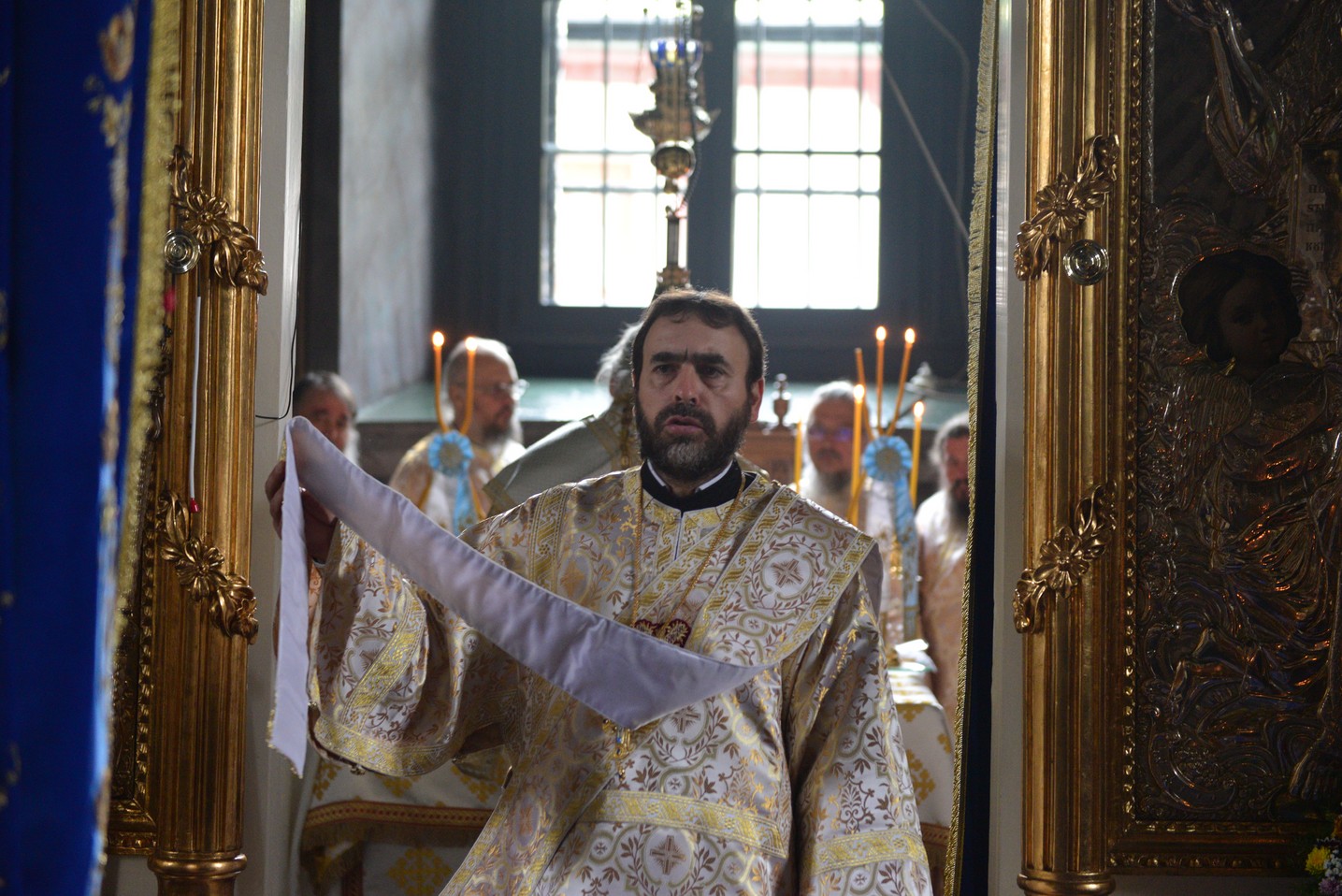 Mitropolitul Moldovei şi Bucovinei, la hramul Mănăstirii Agapia: „Omul este ființă chemată să aducă laudă lui Dumnezeu”