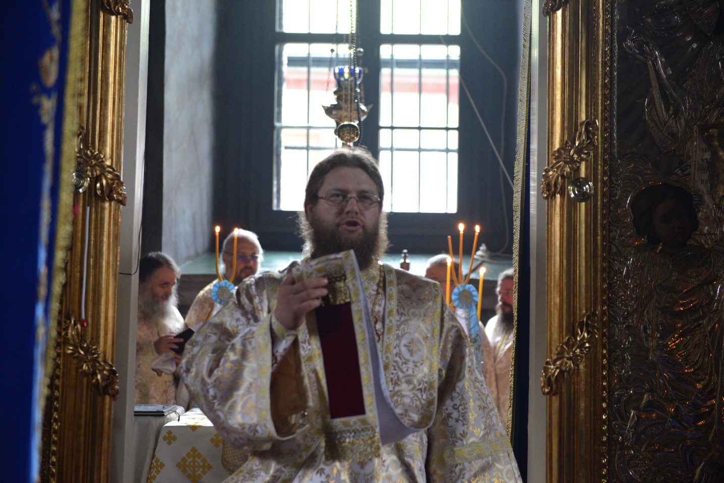 Mitropolitul Moldovei şi Bucovinei, la hramul Mănăstirii Agapia: „Omul este ființă chemată să aducă laudă lui Dumnezeu”