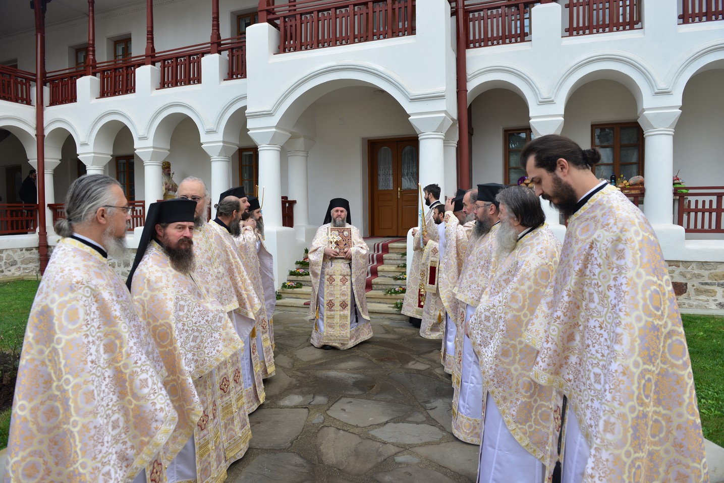 Mitropolitul Moldovei şi Bucovinei, la hramul Mănăstirii Agapia: „Omul este ființă chemată să aducă laudă lui Dumnezeu”