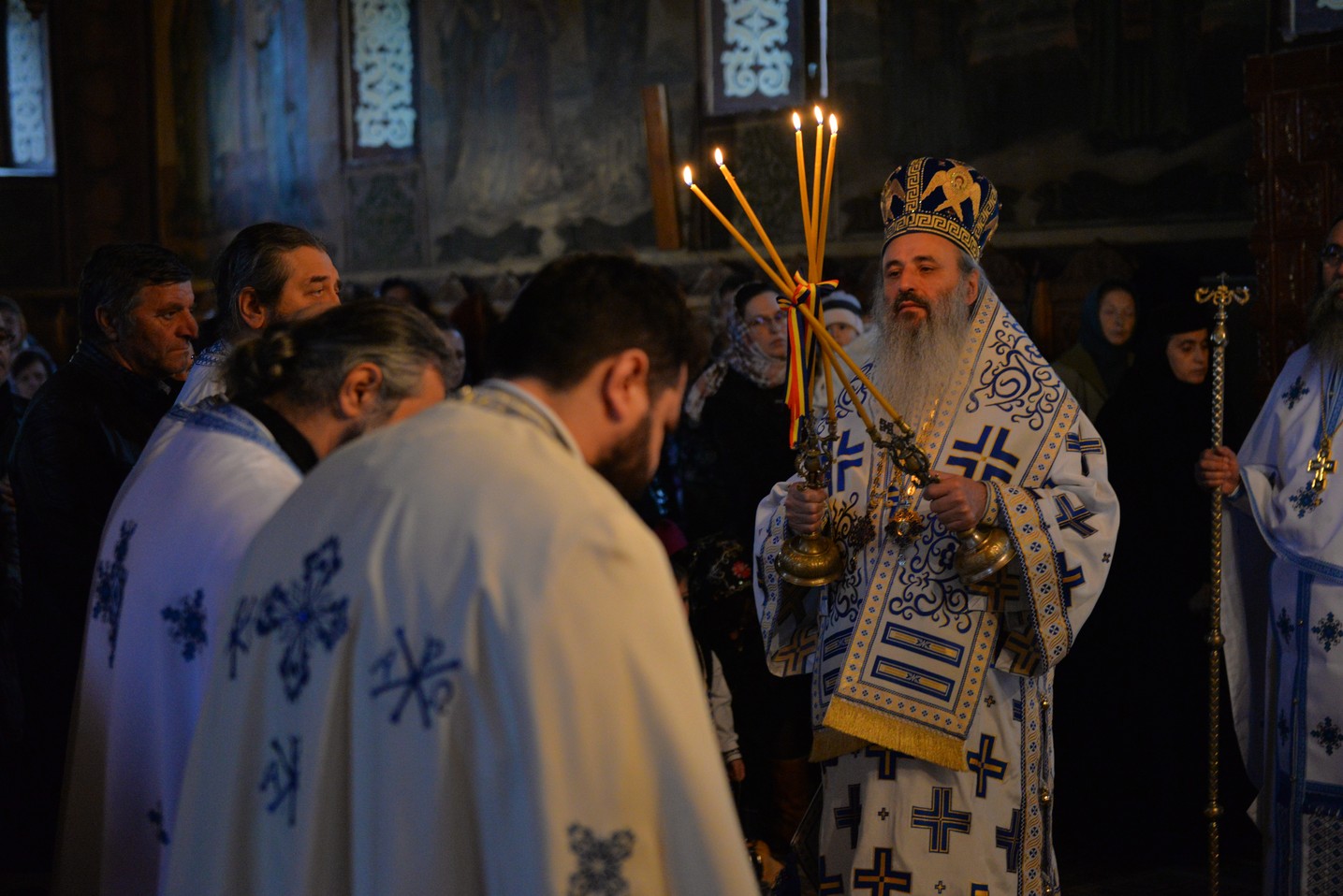 Slujbă arhierească la hramul mănăstirii nemțene Peștera