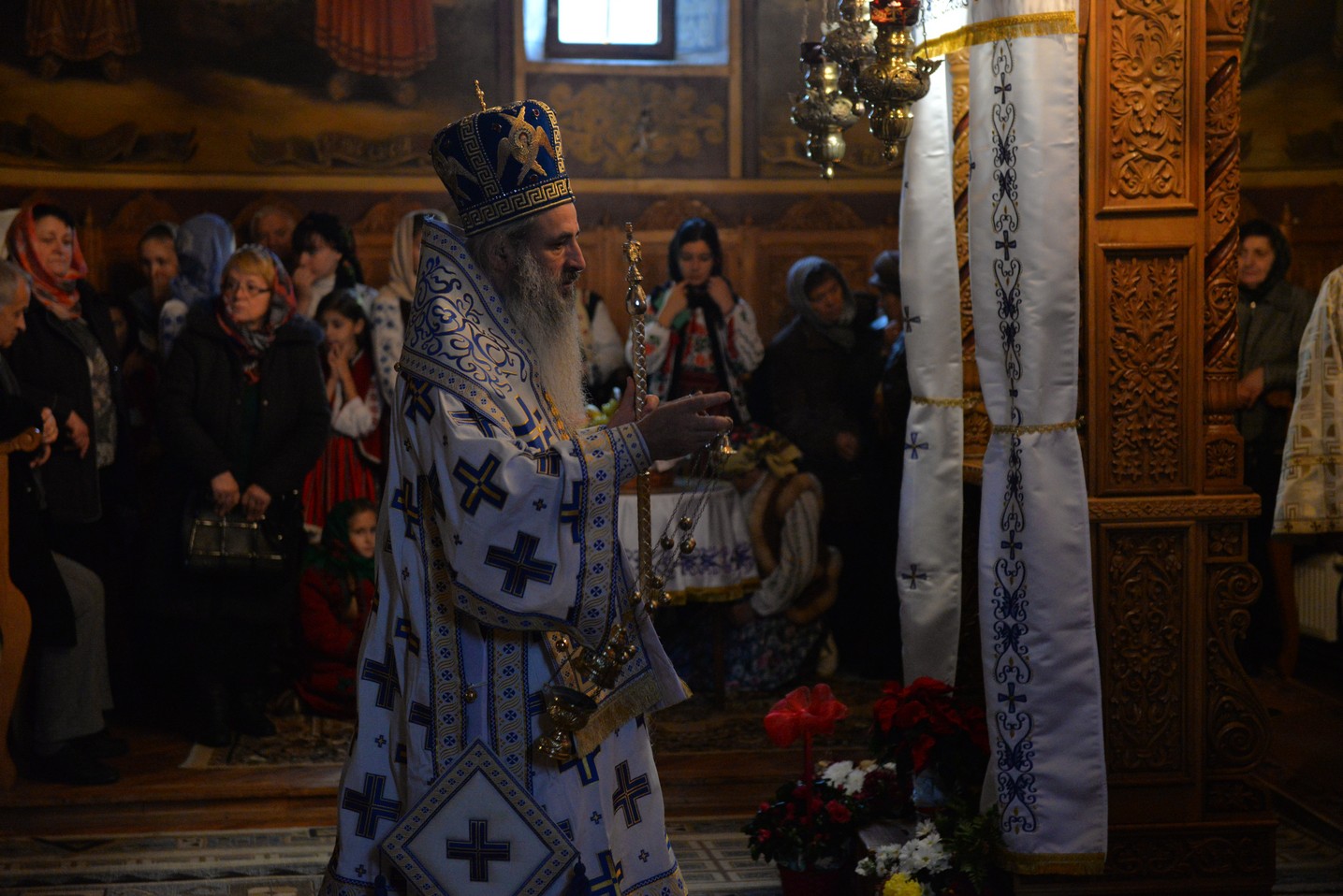 Slujbă arhierească la hramul mănăstirii nemțene Peștera