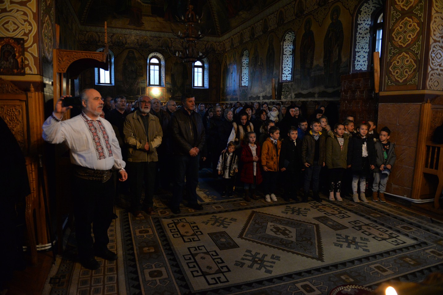 Slujbă arhierească la hramul mănăstirii nemțene Peștera