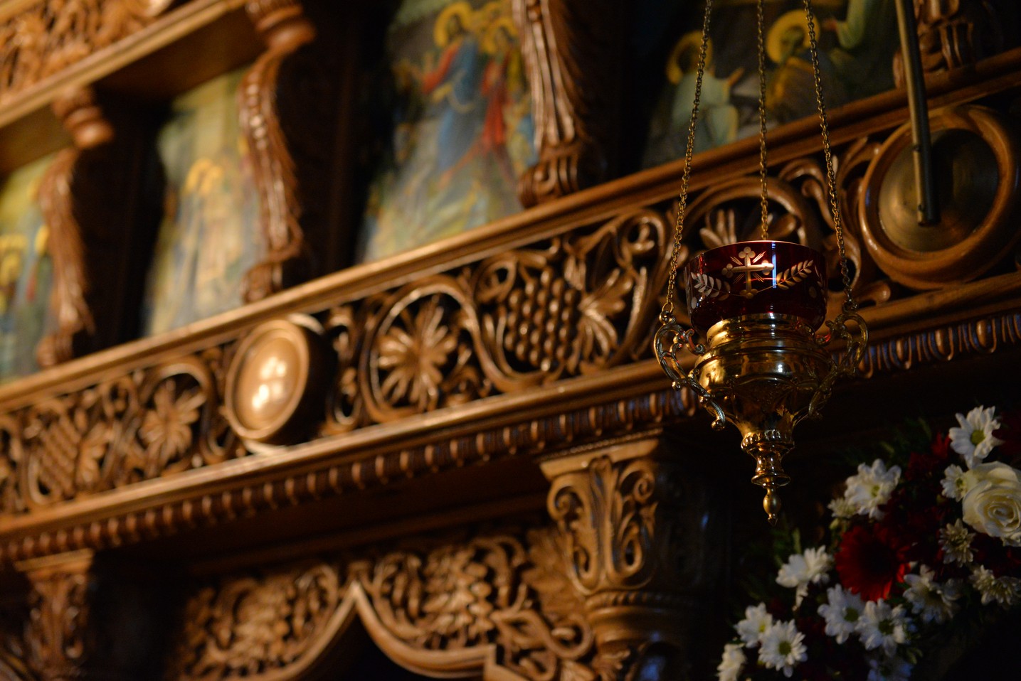 Slujbă arhierească la hramul mănăstirii nemțene Peștera