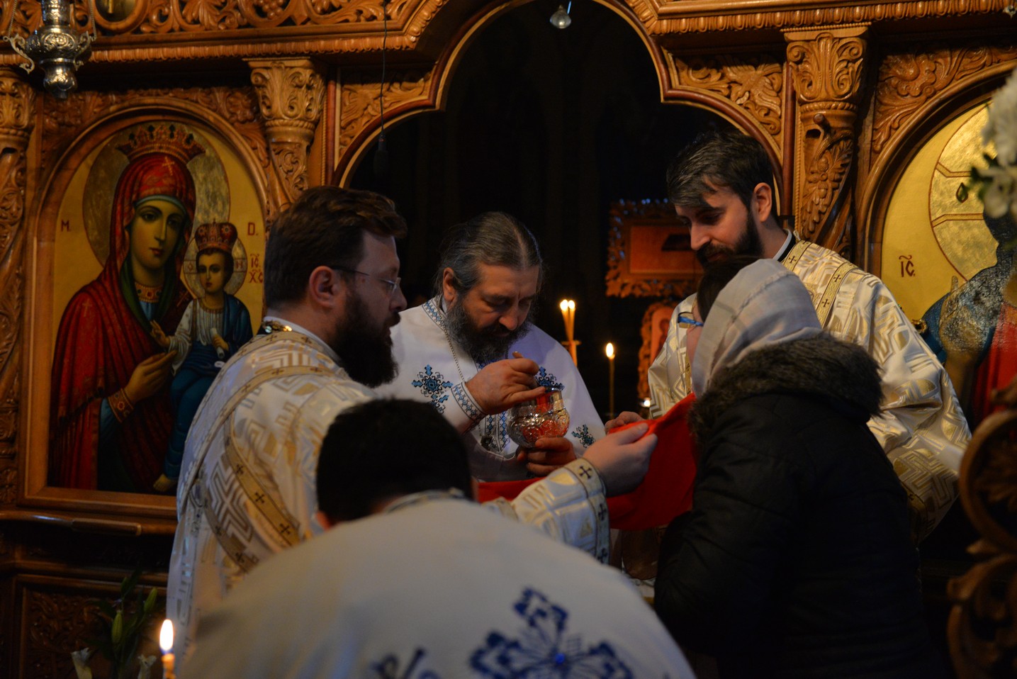 Slujbă arhierească la hramul mănăstirii nemțene Peștera