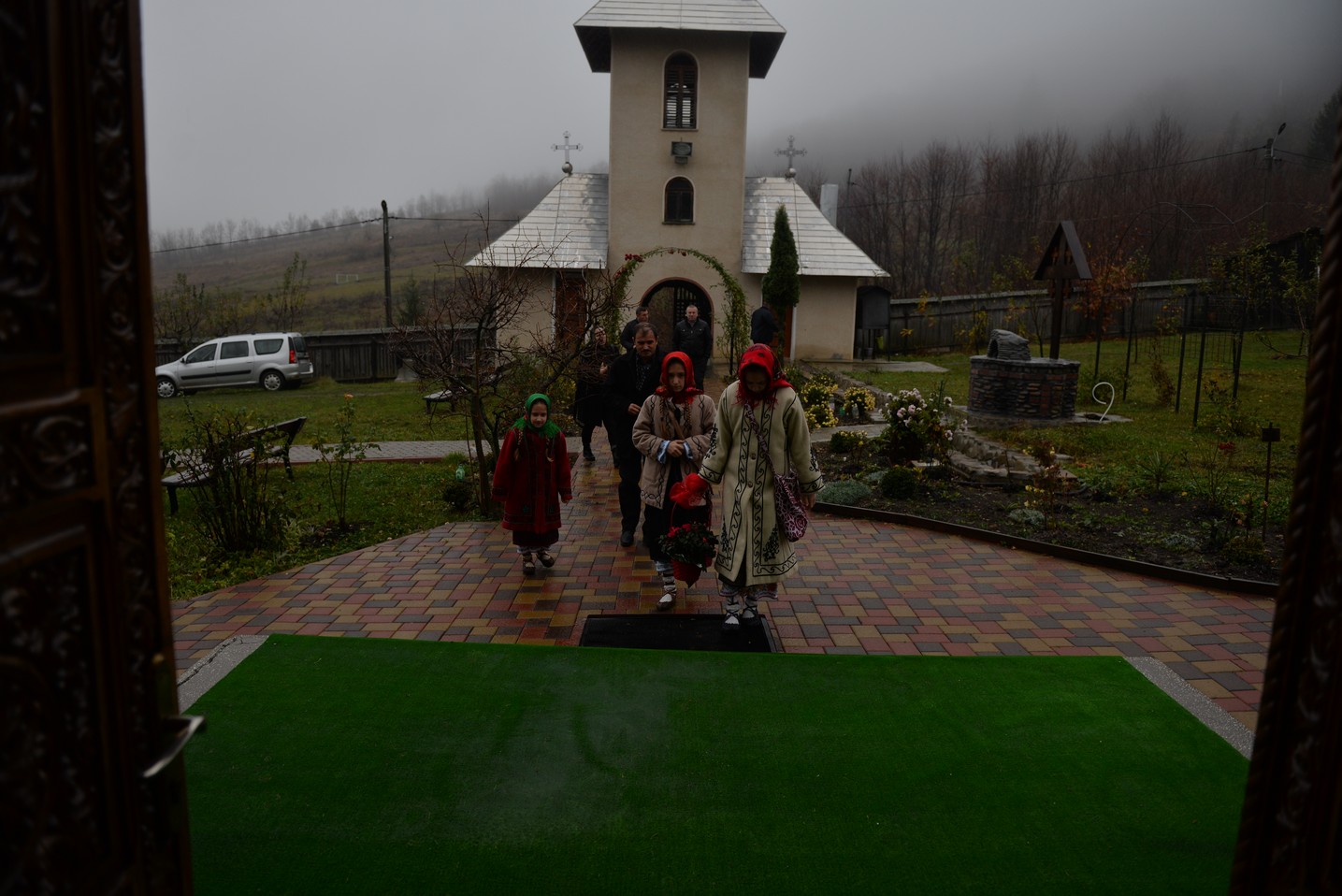 Slujbă arhierească la hramul mănăstirii nemțene Peștera