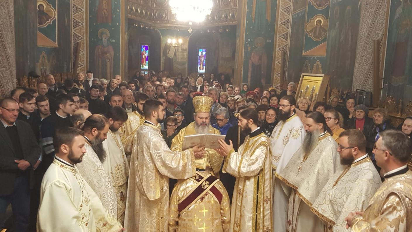Liturghii arhierești în două eparhii ale Moldovei Liturghii arhierești în două eparhii ale Moldovei