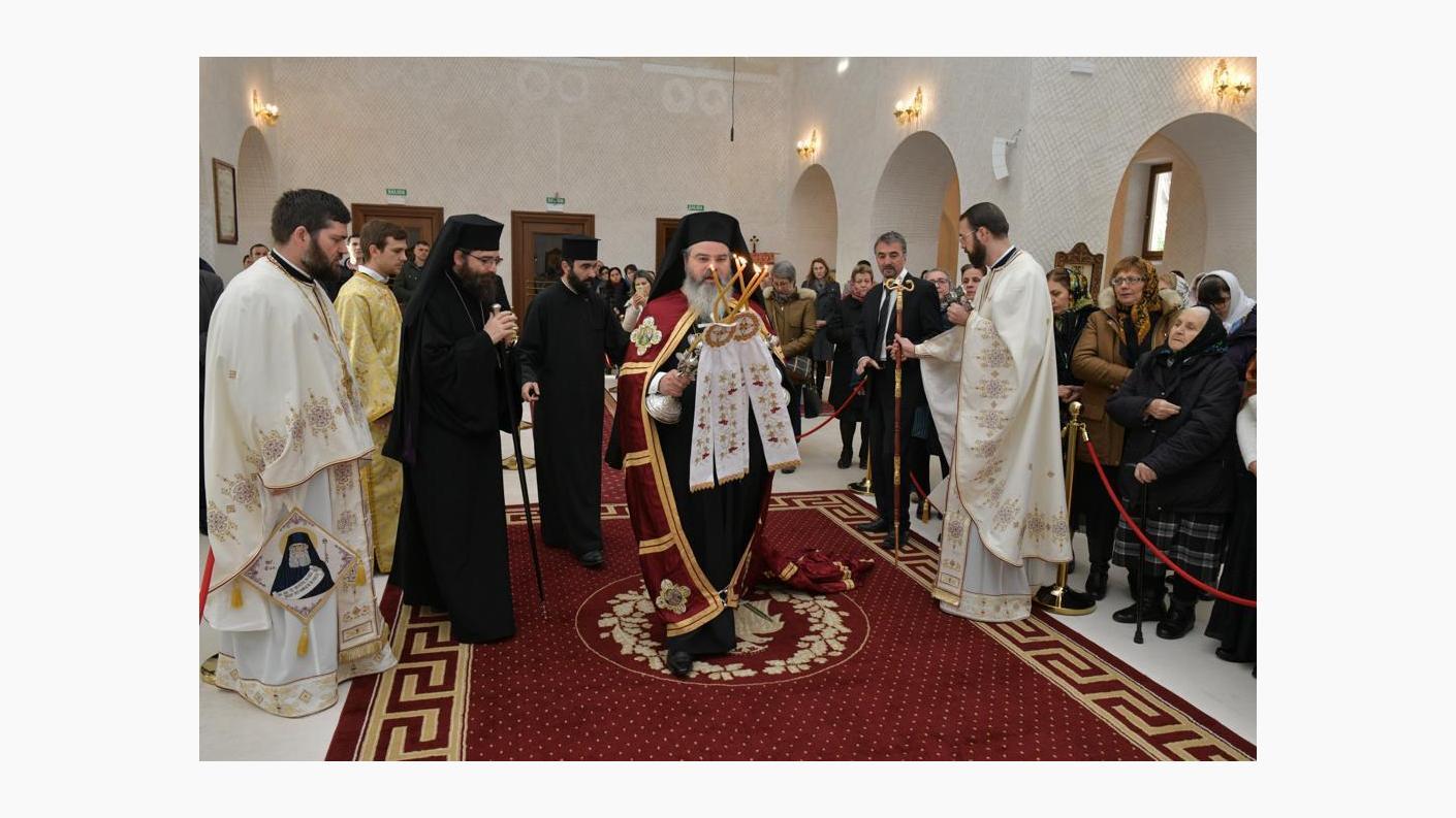 Doi ierarhi au slujit în Catedrala Ortodoxă Română din Madrid