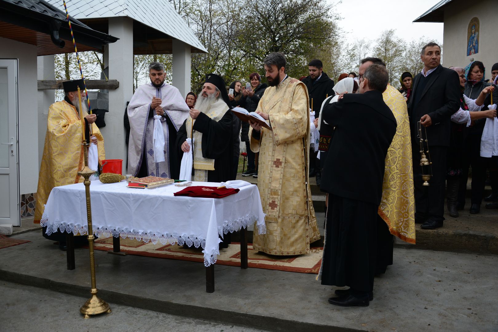 foto: Flavius Popa Părintele Mitropolit Teofan în vizită la Parohiile Bălușenii Noi și Ciornohal