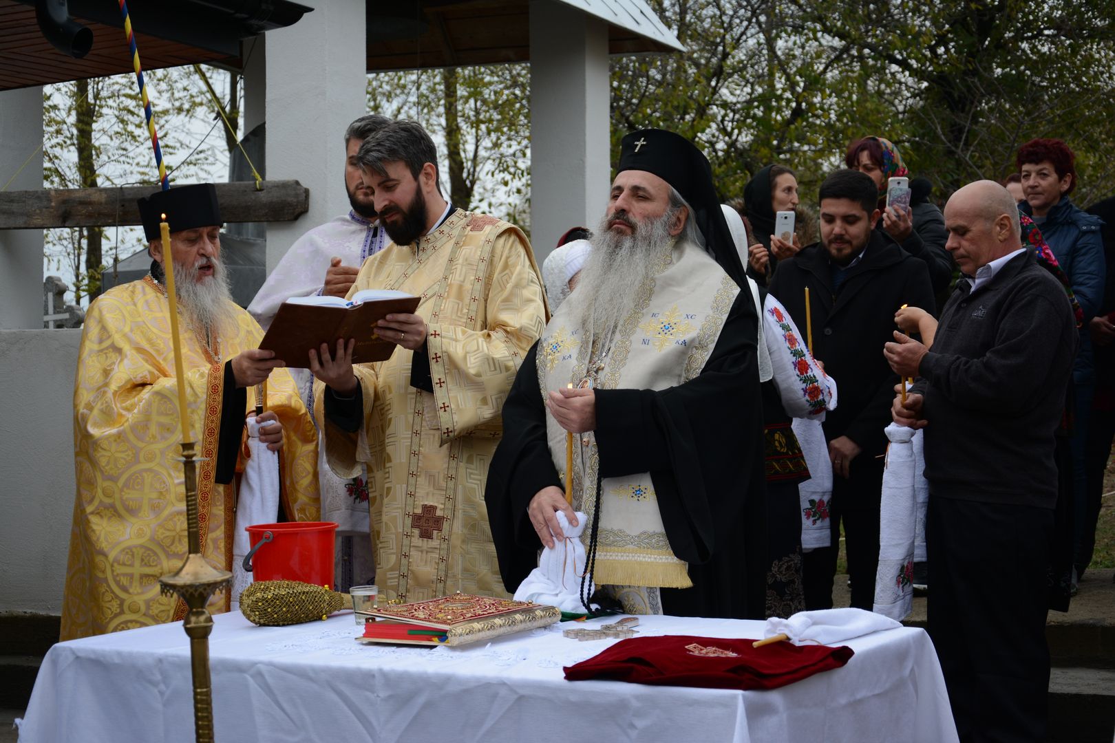 foto: Flavius Popa Părintele Mitropolit Teofan în vizită la Parohiile Bălușenii Noi și Ciornohal