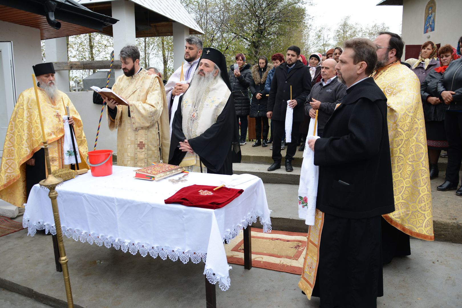 foto: Flavius Popa Părintele Mitropolit Teofan în vizită la Parohiile Bălușenii Noi și Ciornohal