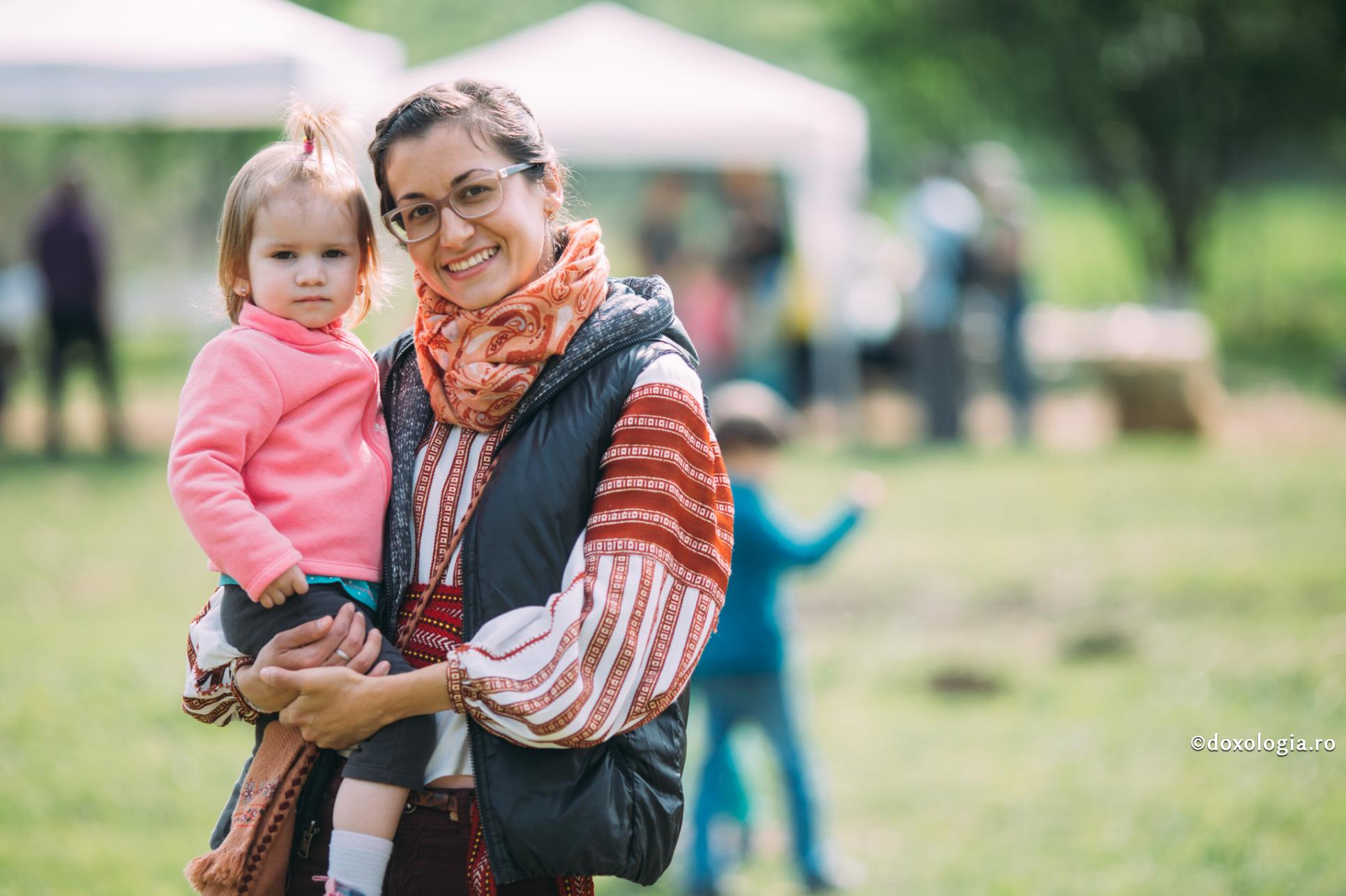 Cine ar putea vreodată s-o înlocuiască pe mama?