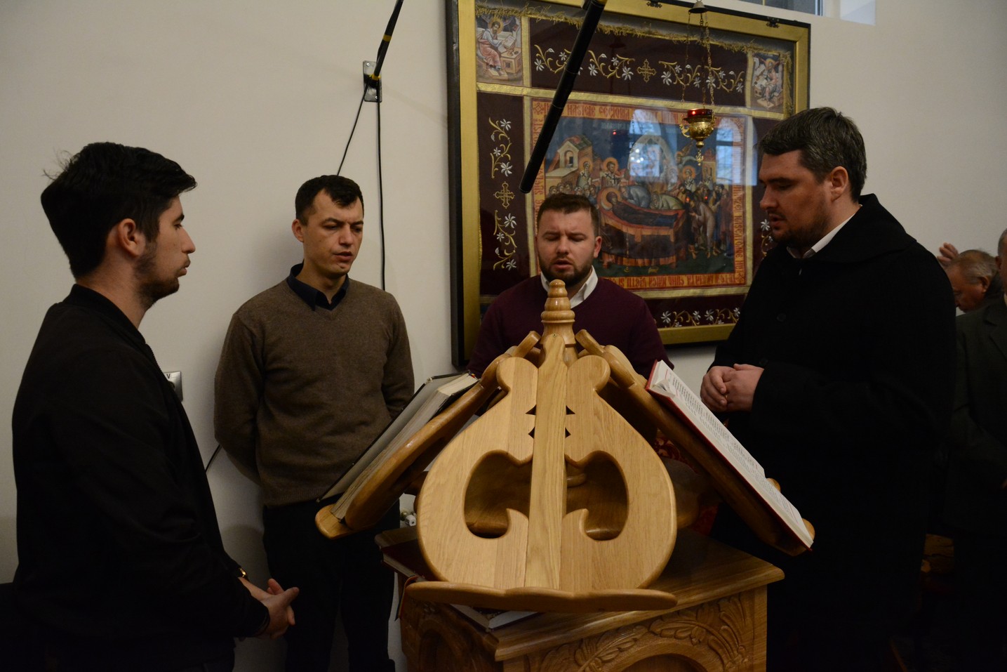Foto: Flavius Popa Liturghie arhierească în locașul de cult amenajat într-o fostă centrală termică