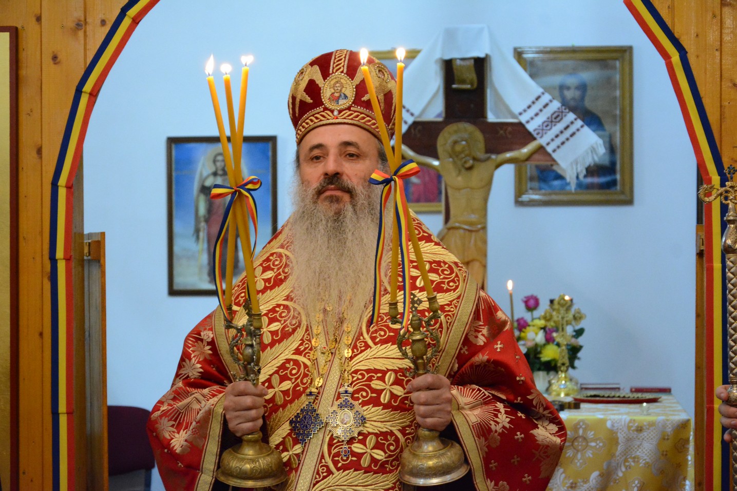Foto: Flavius Popa Liturghie arhierească în locașul de cult amenajat într-o fostă centrală termică