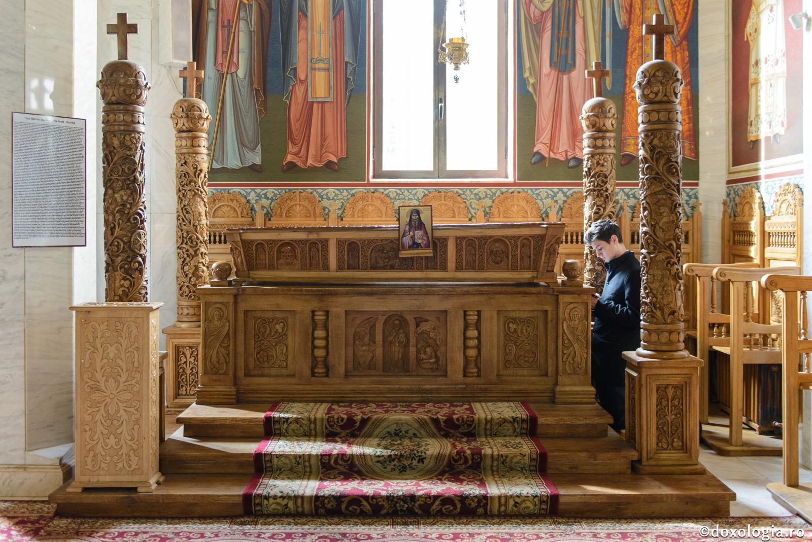 (Audio) „Cuvântul lui Dumnezeu îndulcește inima mai mult decât mâncarea” – Arhim. Nichifor Horia