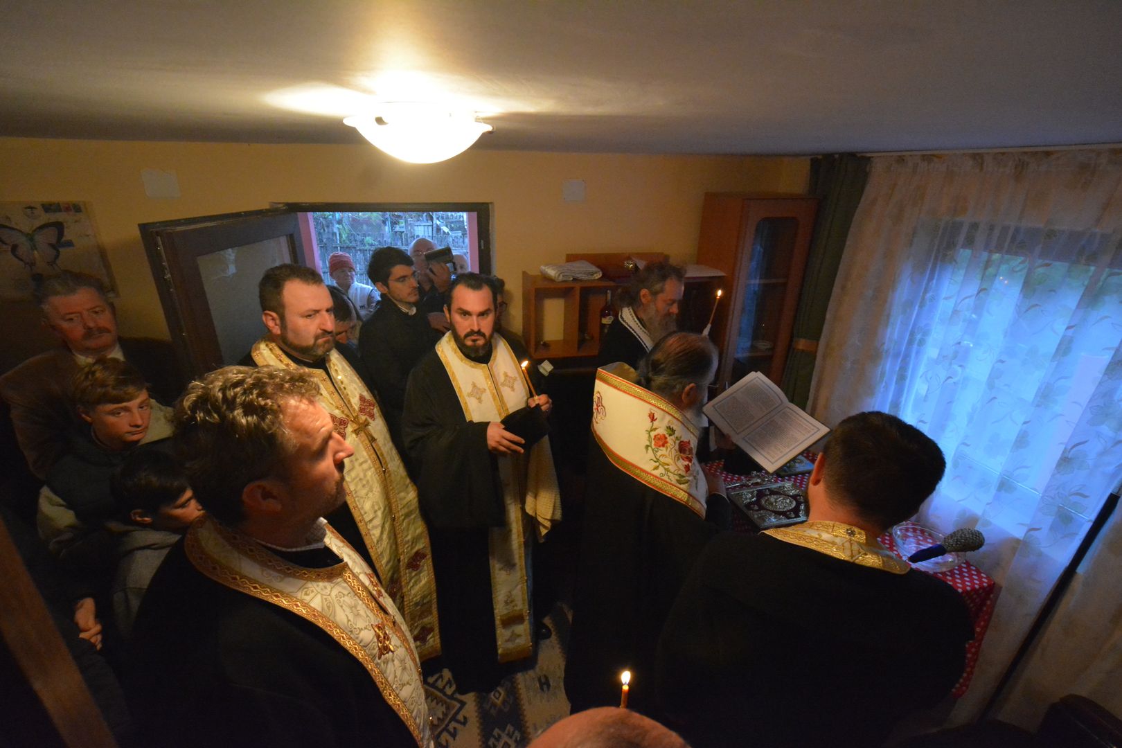 Casa familiei Olaru, ridicată de voluntarii ASCOR Iași, a fost binecuvântată