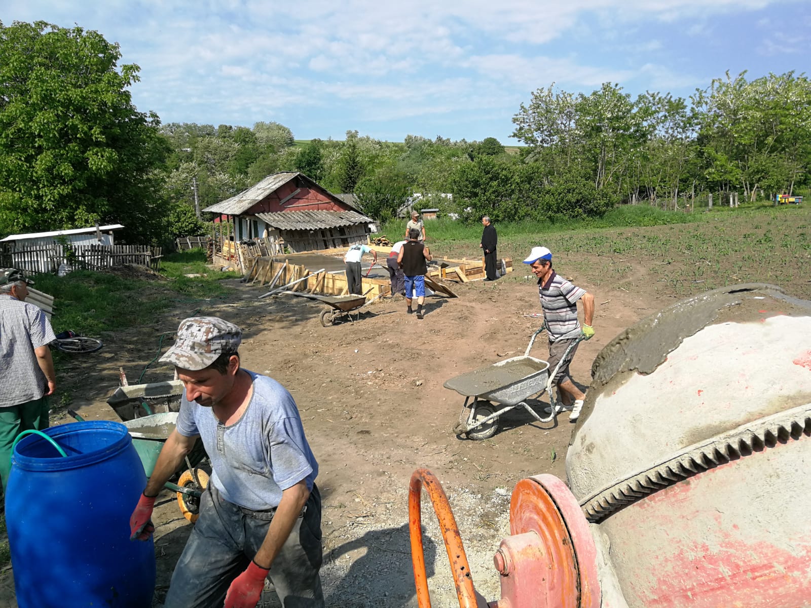 Casă pentru o familie nevoiaşă în Parohia Bărcu-Goşmani
