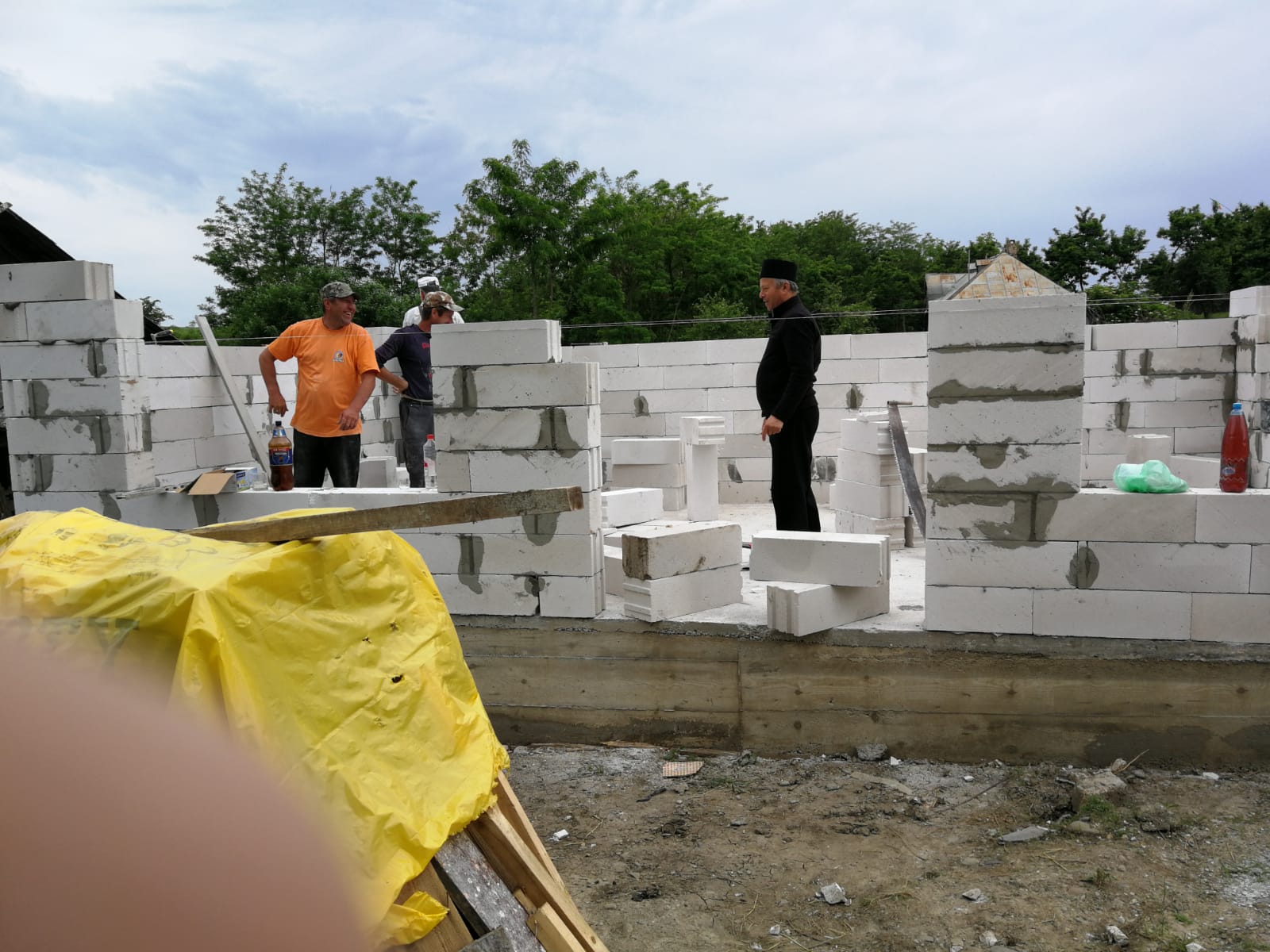 Casă pentru o familie nevoiaşă în Parohia Bărcu-Goşmani