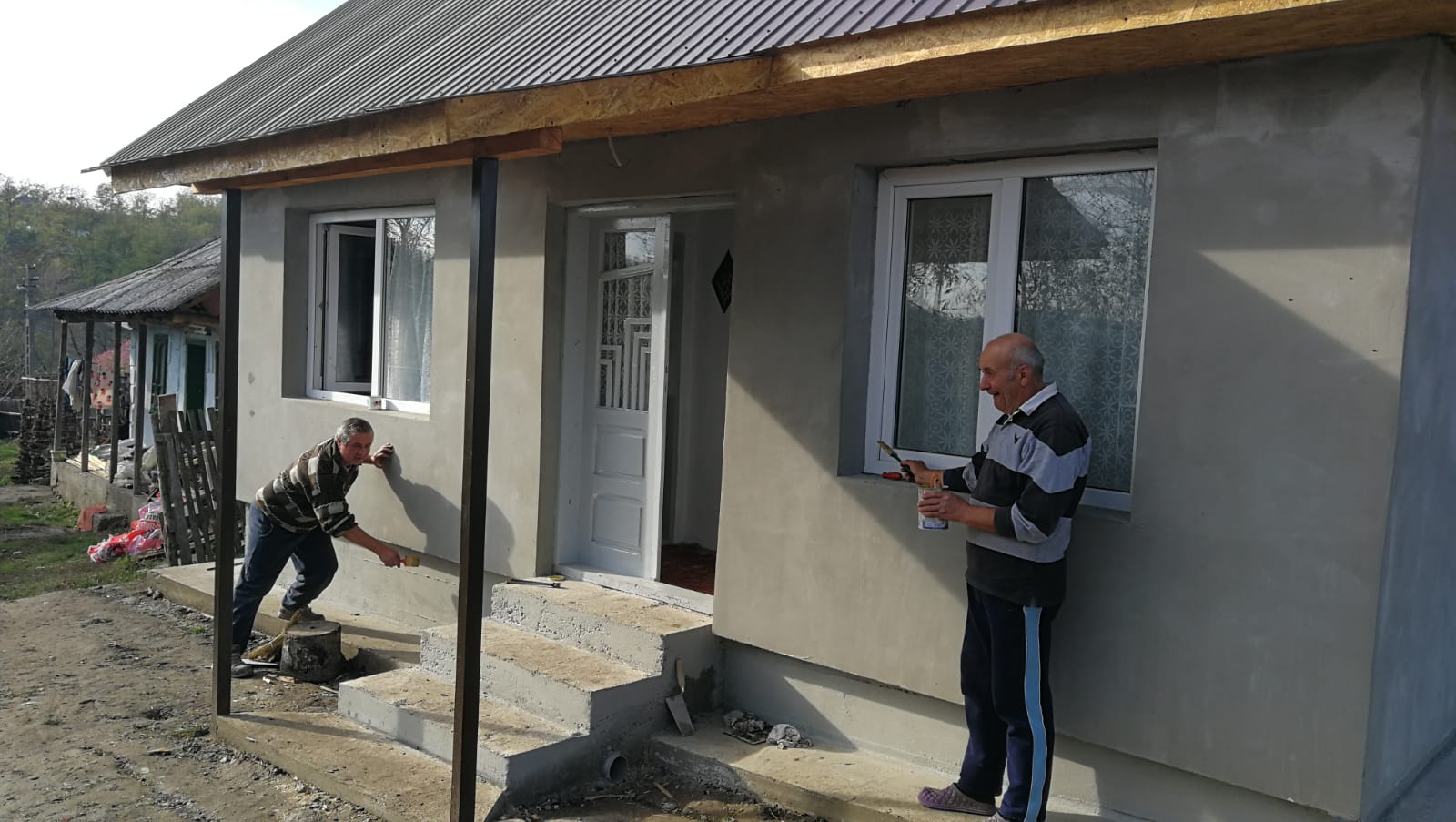 Casă pentru o familie nevoiaşă în Parohia Bărcu-Goşmani